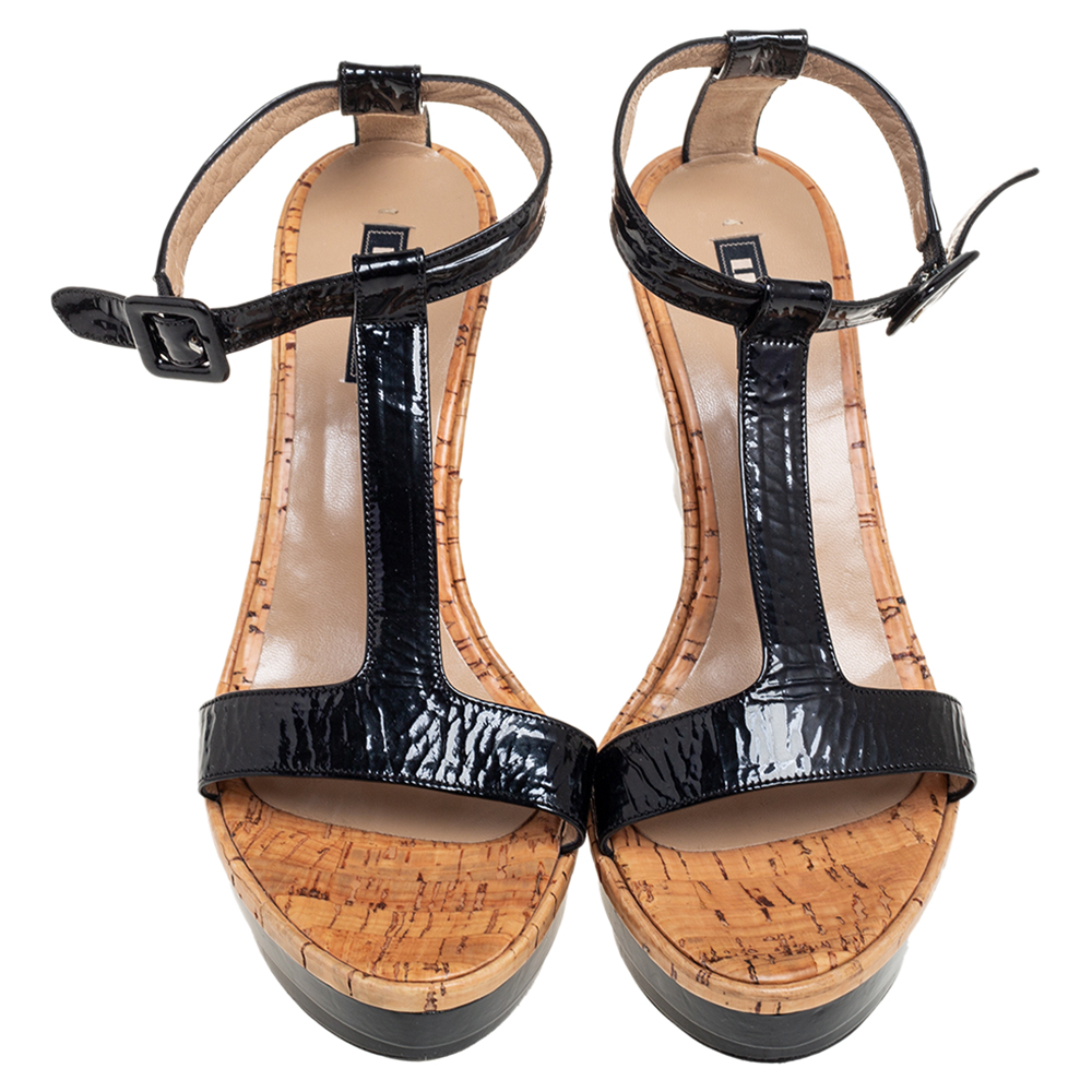 Le Silla Black Patent Leather T-Strap Wedge Sandals Size 37.5