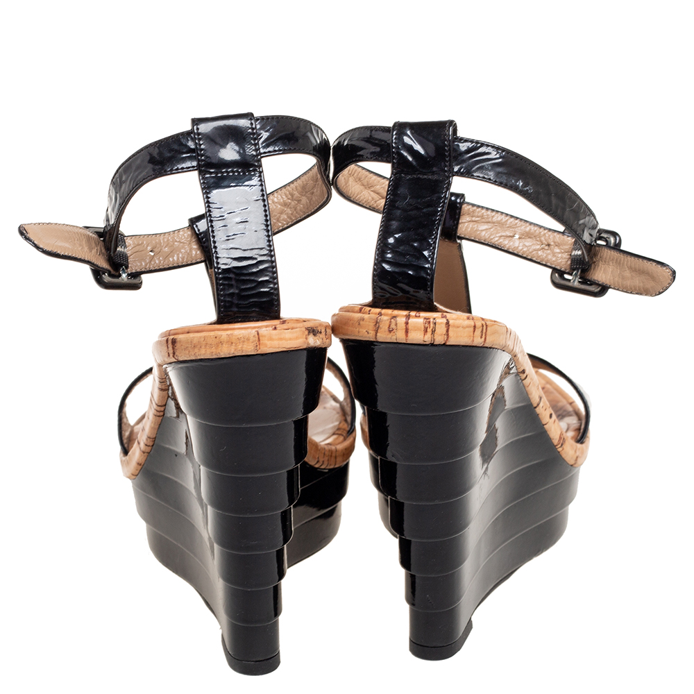Le Silla Black Patent Leather T-Strap Wedge Sandals Size 37.5