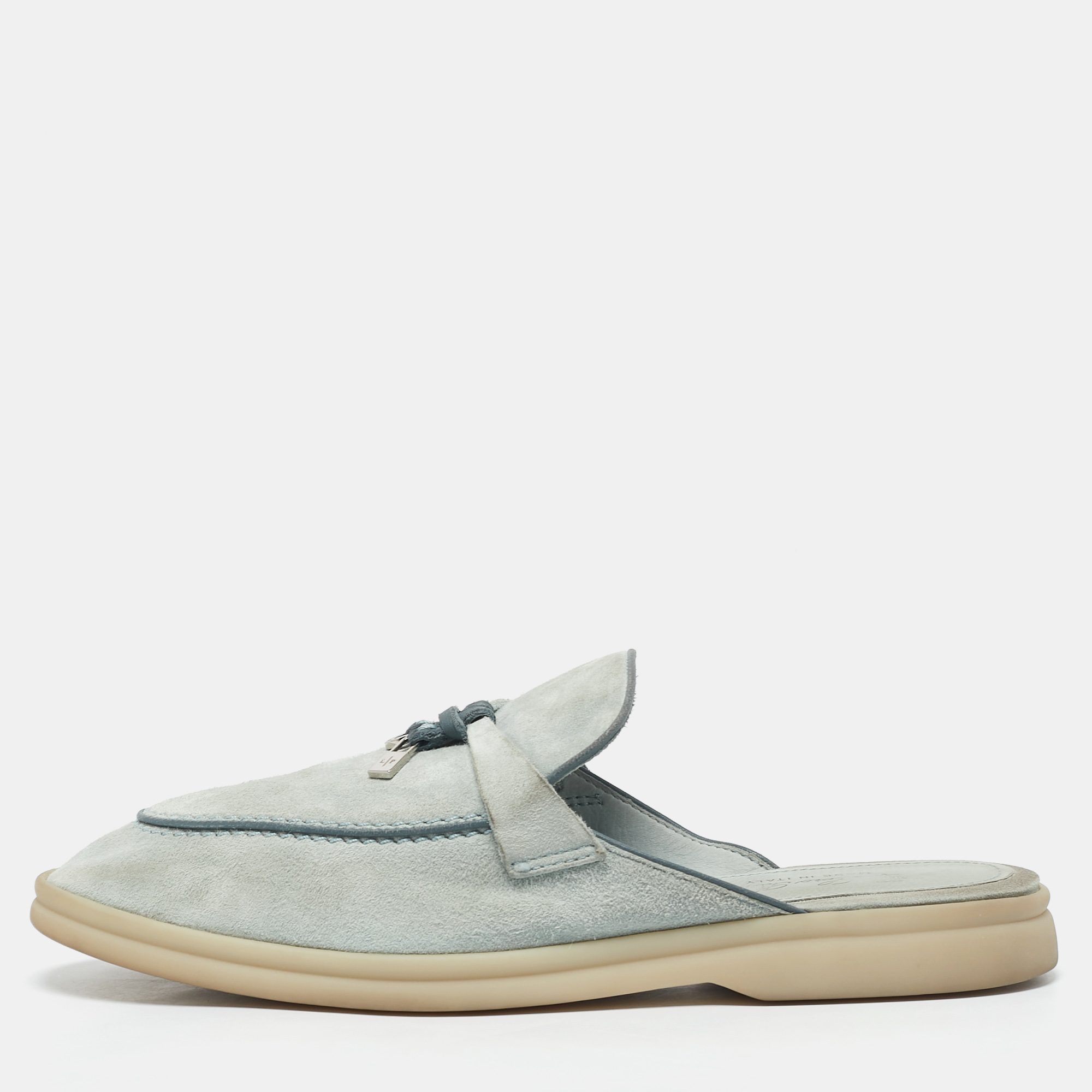 Loro Piana Light Blue Suede Babouche Charms Walk Flat Mules Size
Loro Piana Light Blue Suede Babouche Charms Walk Flat Mules Size