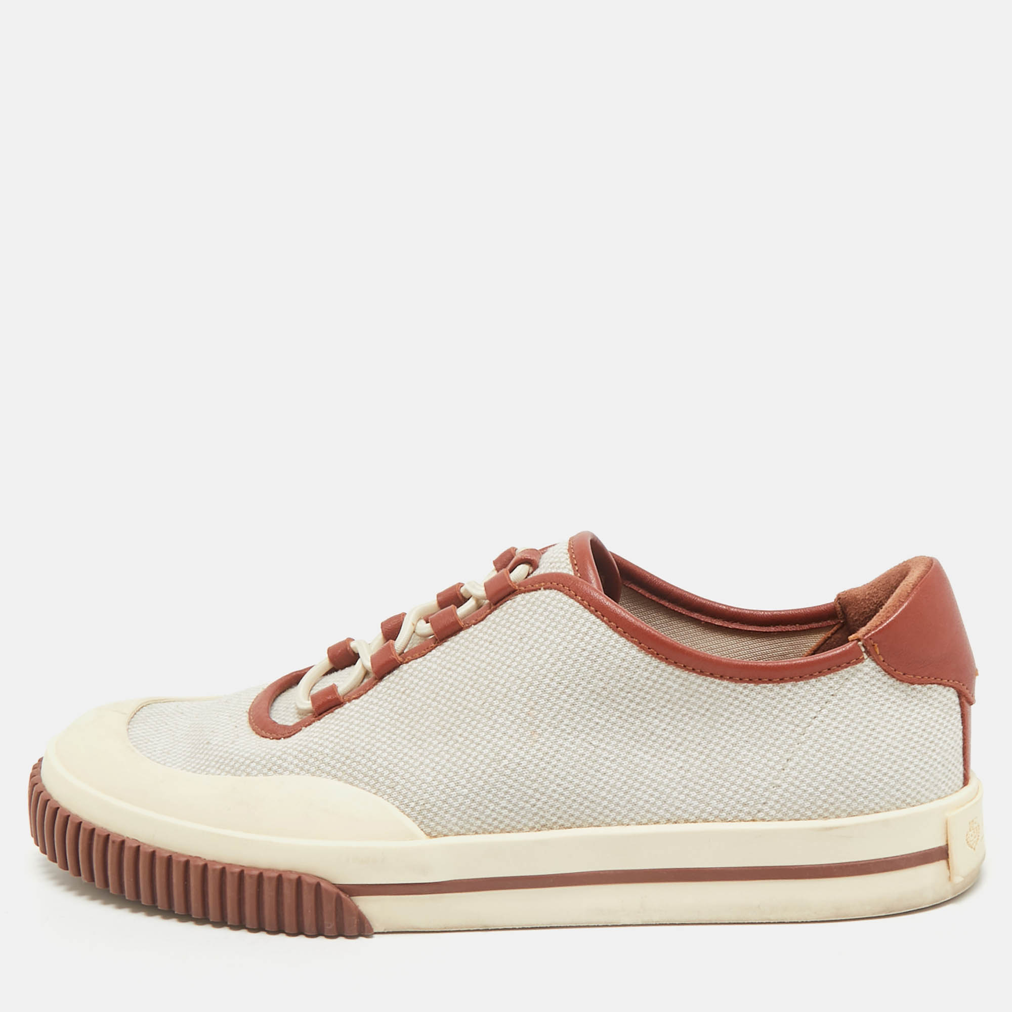 Loro Piana Grey/Brown Canvas and Leather Lace Up Sneakers Size
Loro Piana Grey/Brown Canvas and Leather Lace Up Sneakers Size