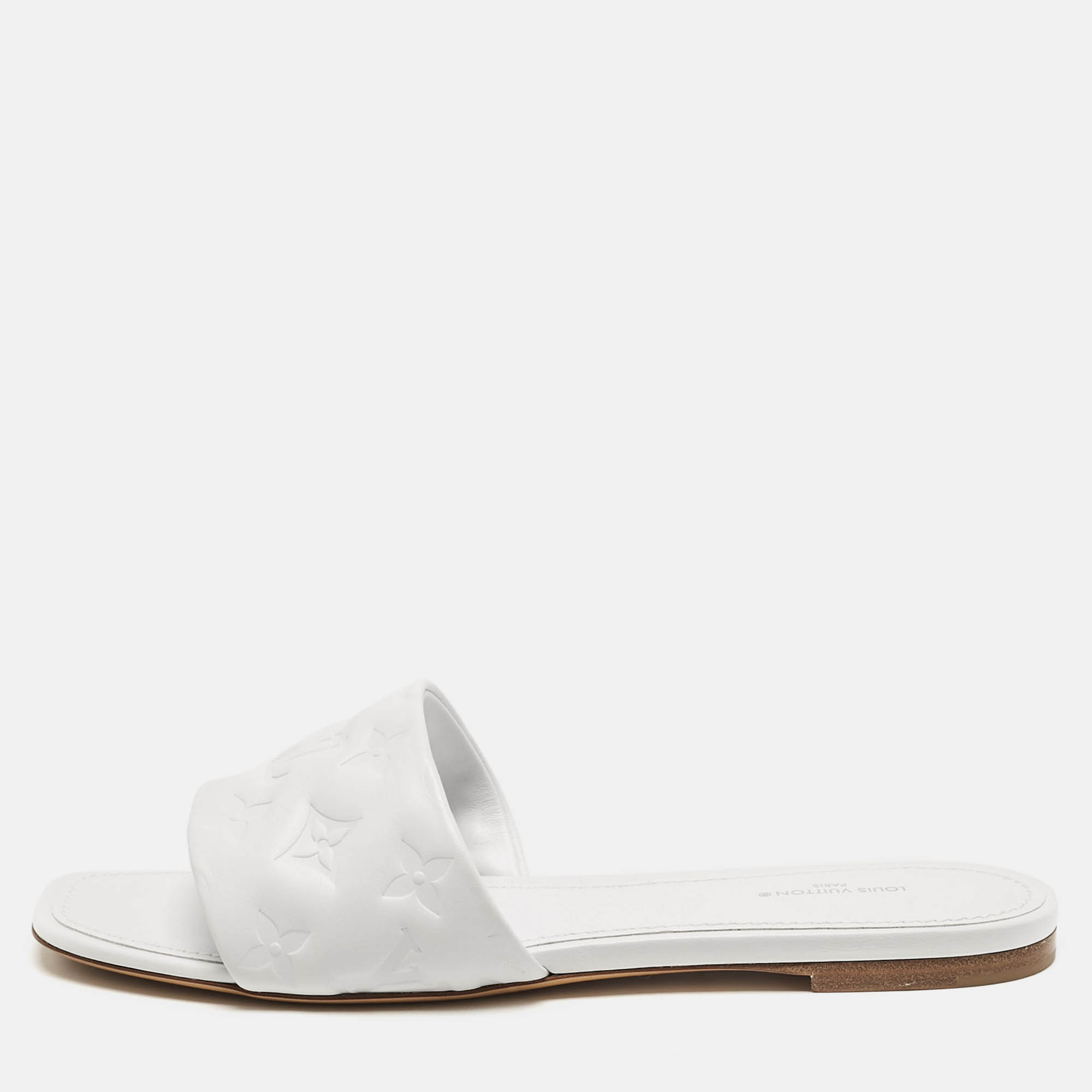Louis Vuitton White Monogram Embossed Leather Revival Flat Slide Sandals Size
Louis Vuitton White Monogram Embossed Leather Revival Flat Slide Sandals Size