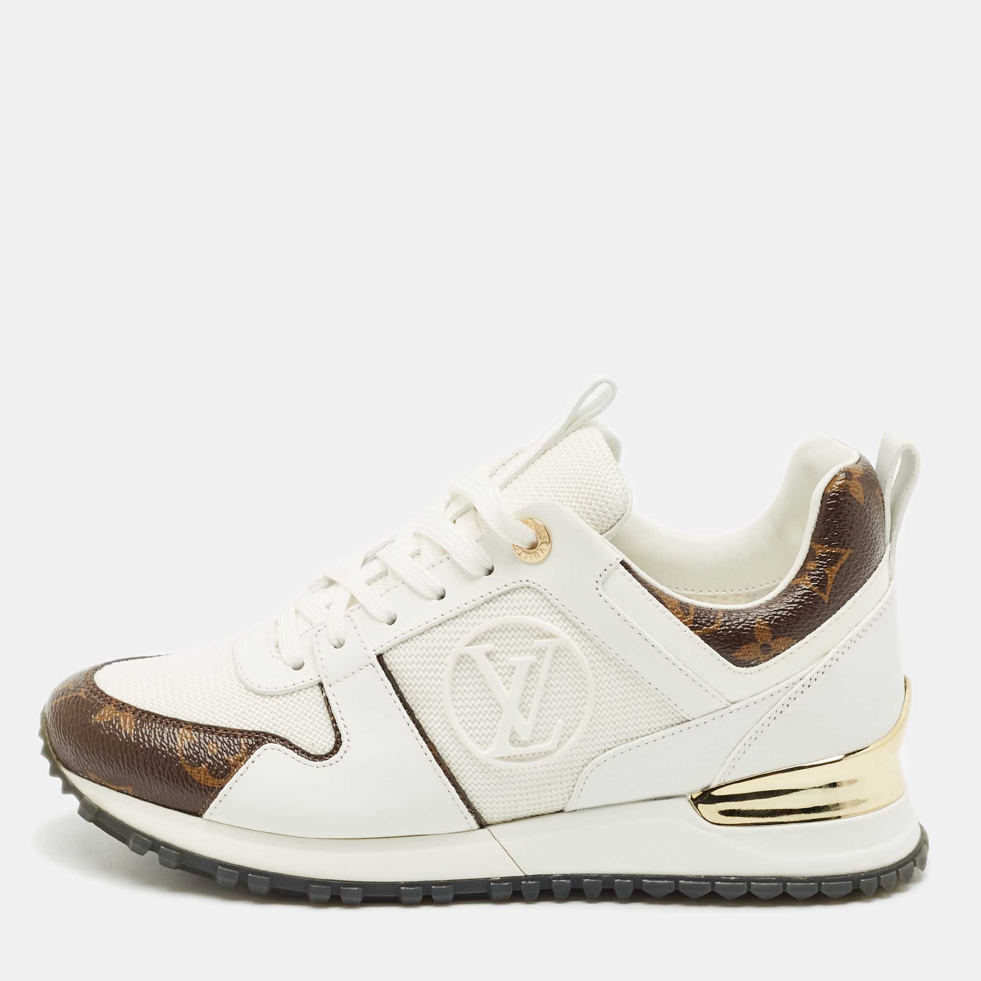 Louis Vuitton White/Brown Monogram Canvas and Leather Run Away Low Top Sneakers Size
Louis Vuitton White/Brown Monogram Canvas and Leather Run Away Low Top Sneakers Size