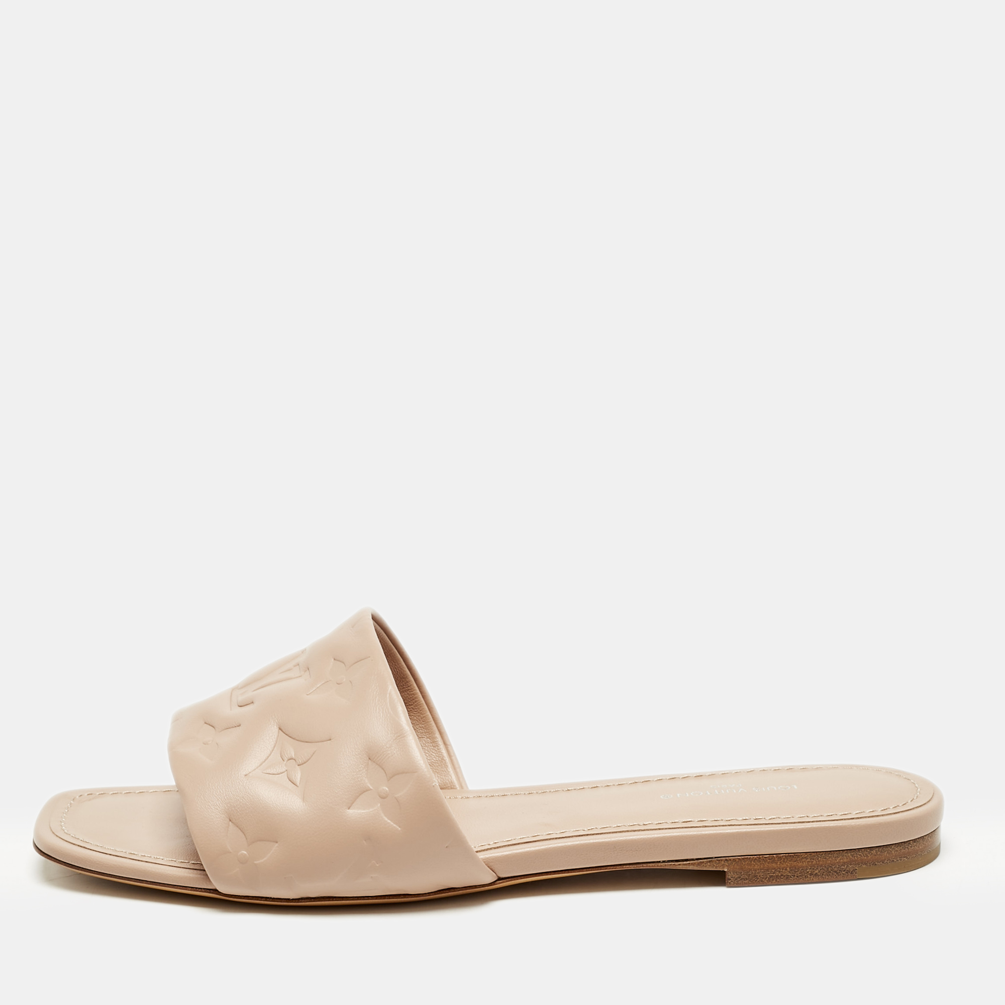 Louis Vuitton Light Pink Monogram Embossed Leather Revival Flat Slides Size
Louis Vuitton Light Pink Monogram Embossed Leather Revival Flat Slides Size