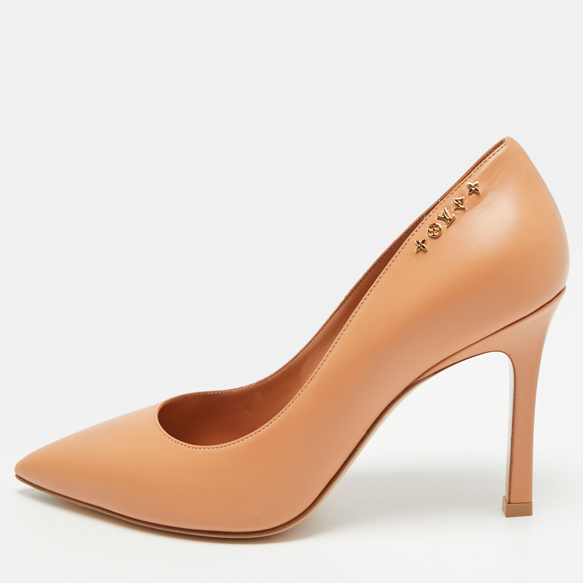 Louis Vuitton Urban Twist Size Orange Leather Pumps
Louis Vuitton Urban Twist Size Orange Leather Pumps