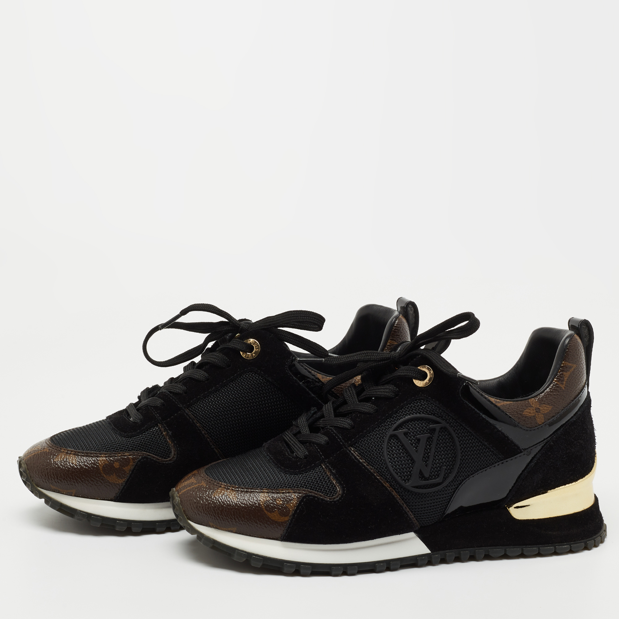 Louis Vuitton Black/Brown Mesh, Suede and Monogram Canvas Run Away Sneakers Size
Louis Vuitton Black/Brown Mesh, Suede and Monogram Canvas Run Away Sneakers Size