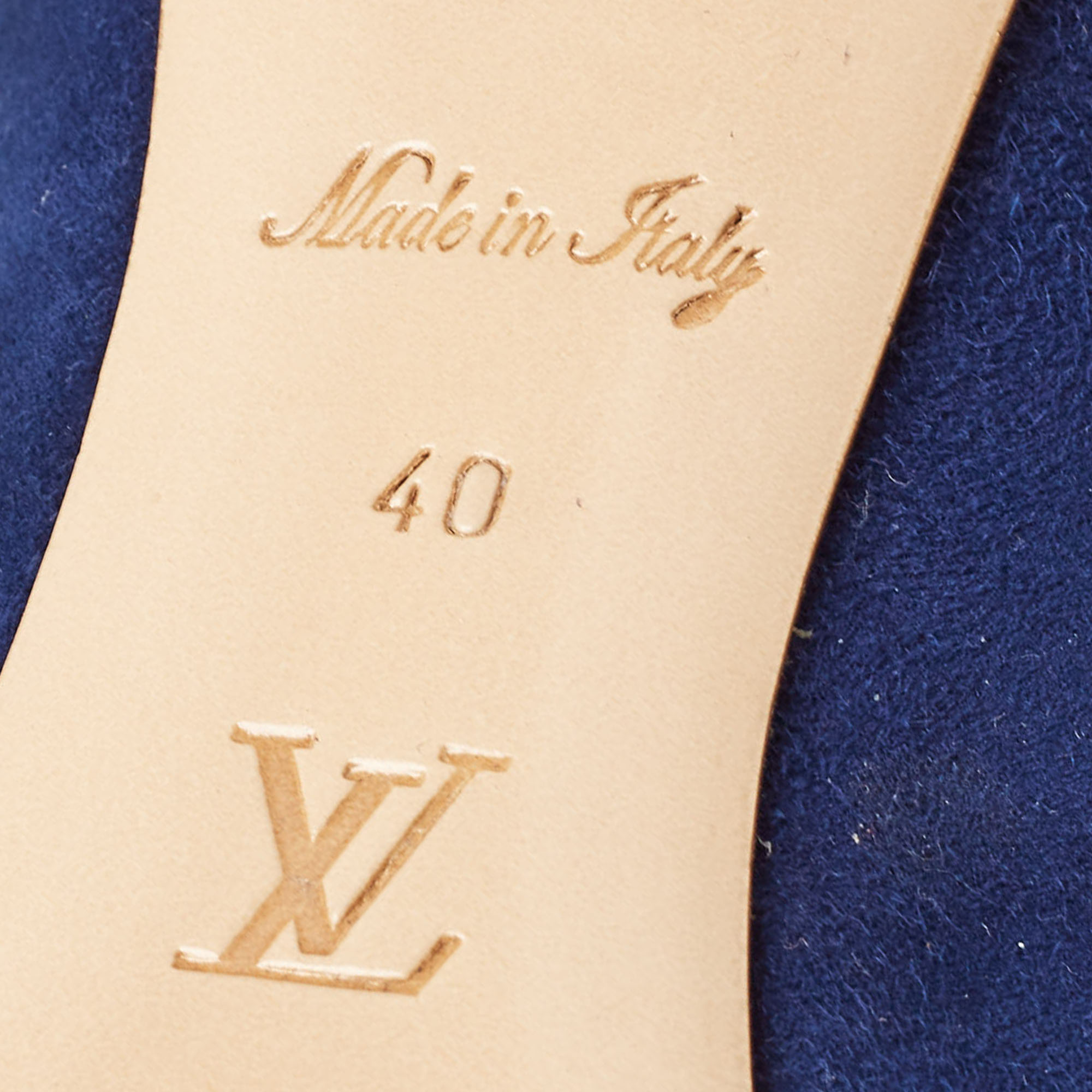 Louis Vuitton Blue Suede Pointed Toe Pumps Size 40