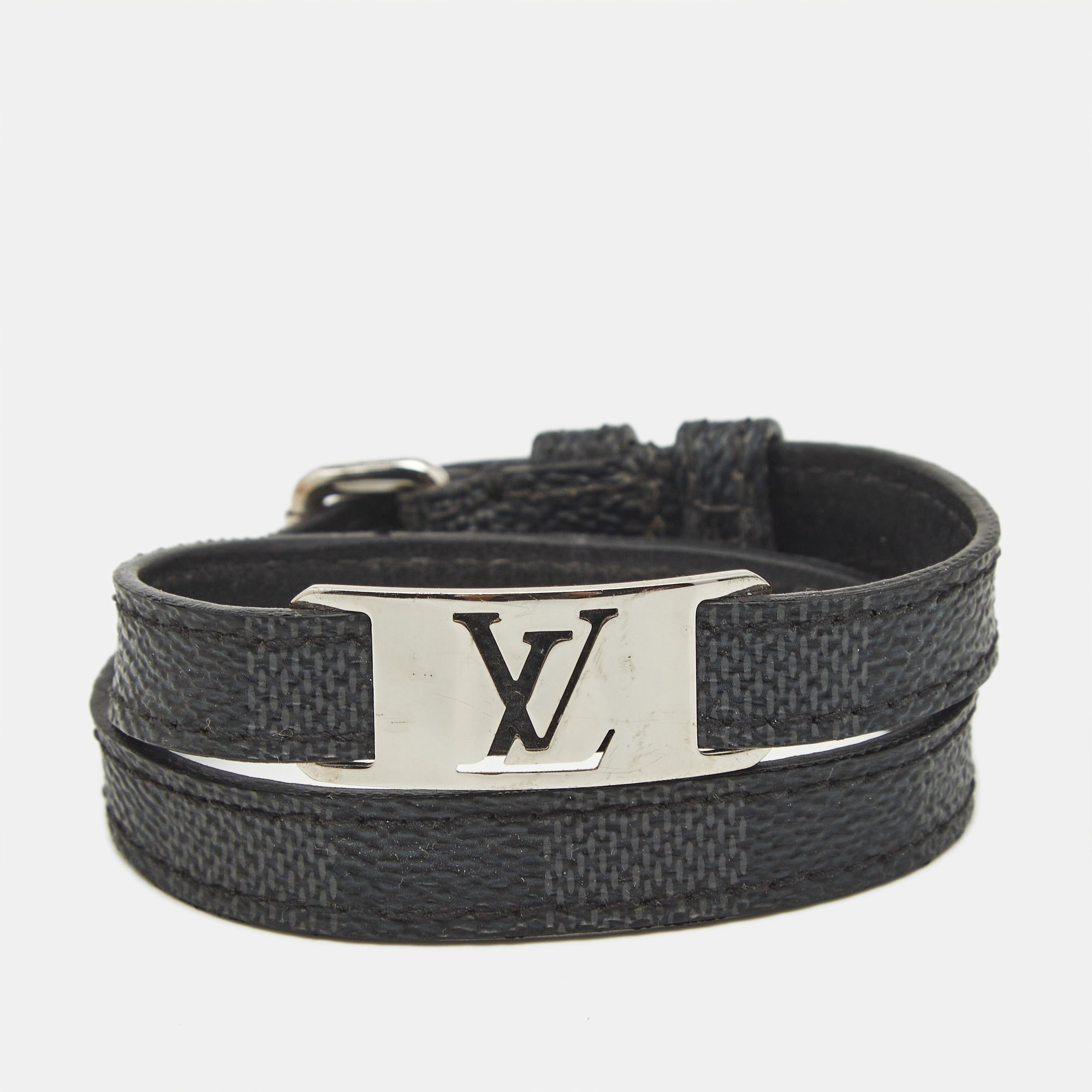 Louis Vuitton Damier Graphite Canvas Silver Tone Wrap Bracelet
Louis Vuitton Damier Graphite Canvas Silver Tone Wrap Bracelet