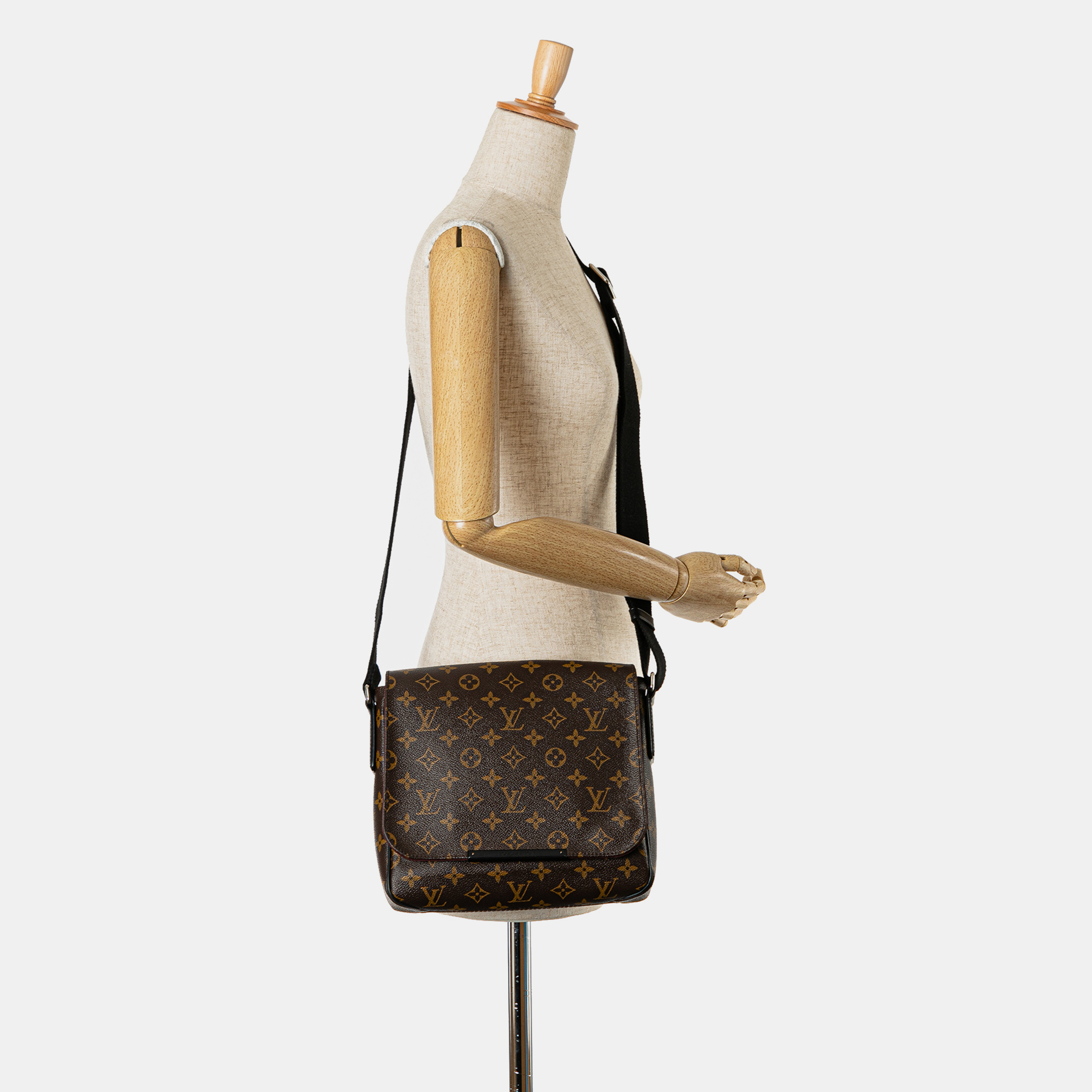 Louis Vuitton Monogram Macassar District PM Bag