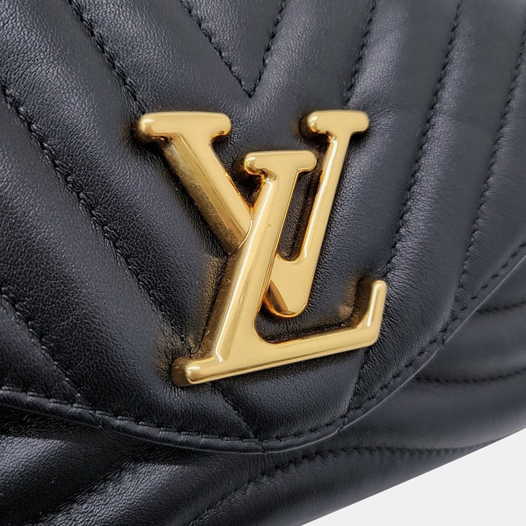 Louis Vuitton New Wave Chain Shoulder Bag PM