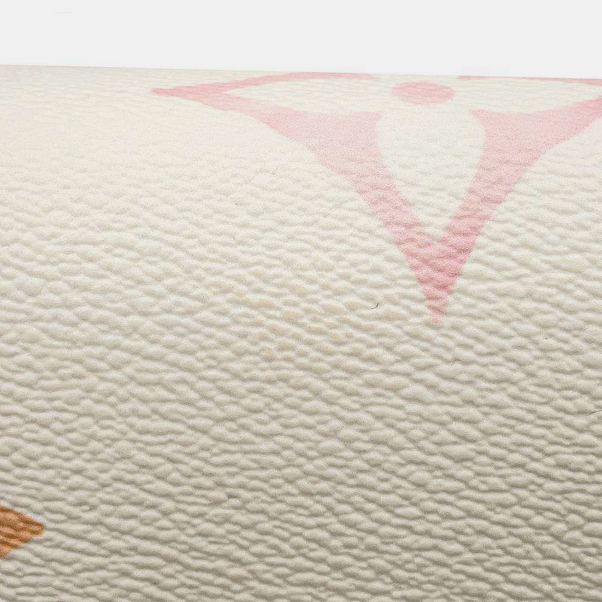 Louis Vuitton White/Beige Monogram LV By The Pool Onthego MM Bag