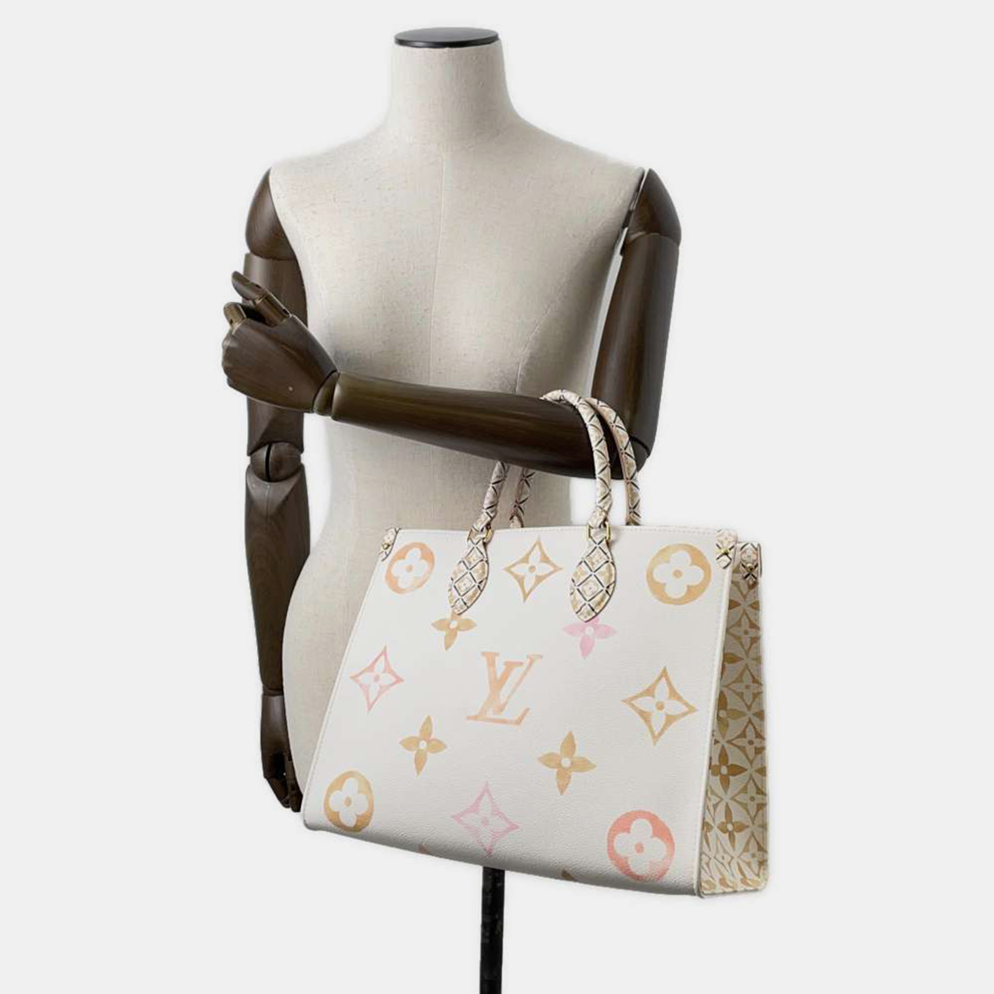 Louis Vuitton White/Beige Monogram LV By The Pool Onthego MM Bag