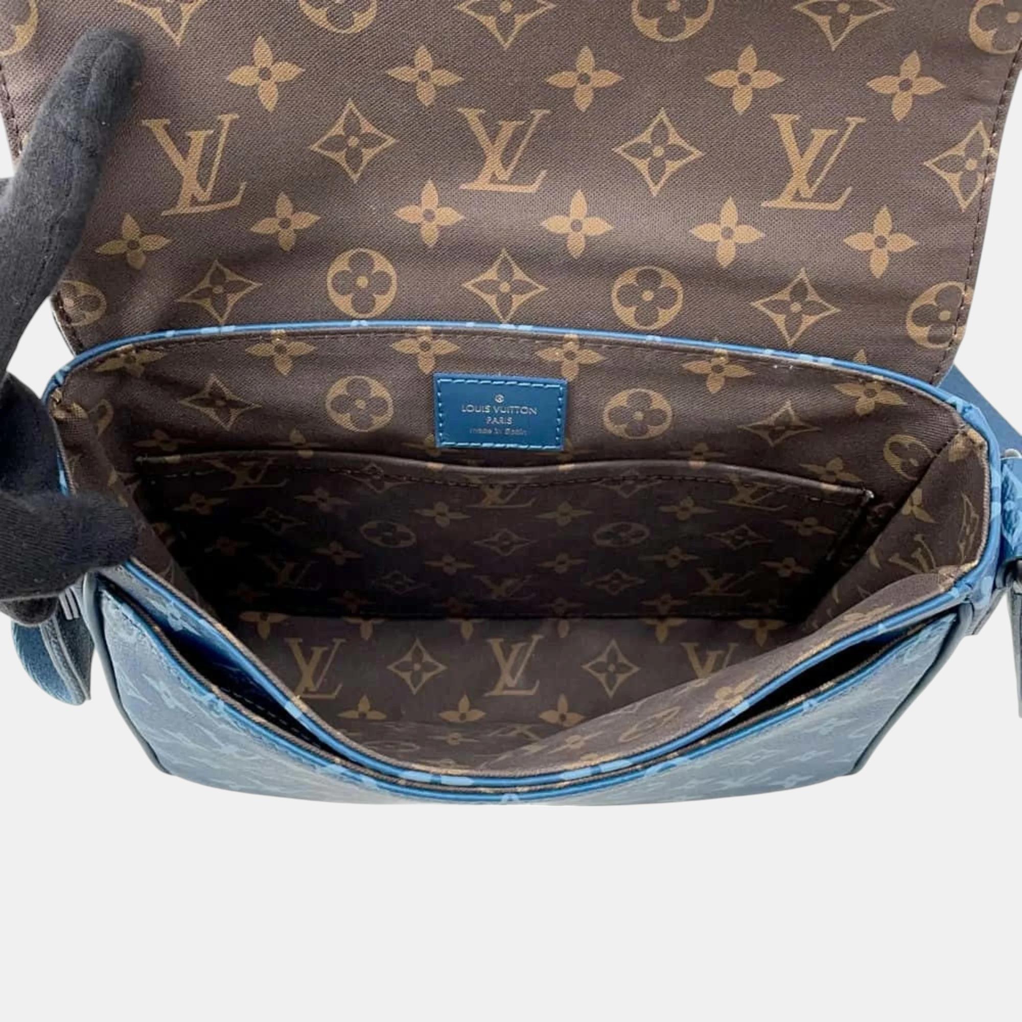 Louis Vuitton District PM Shoulder Bag