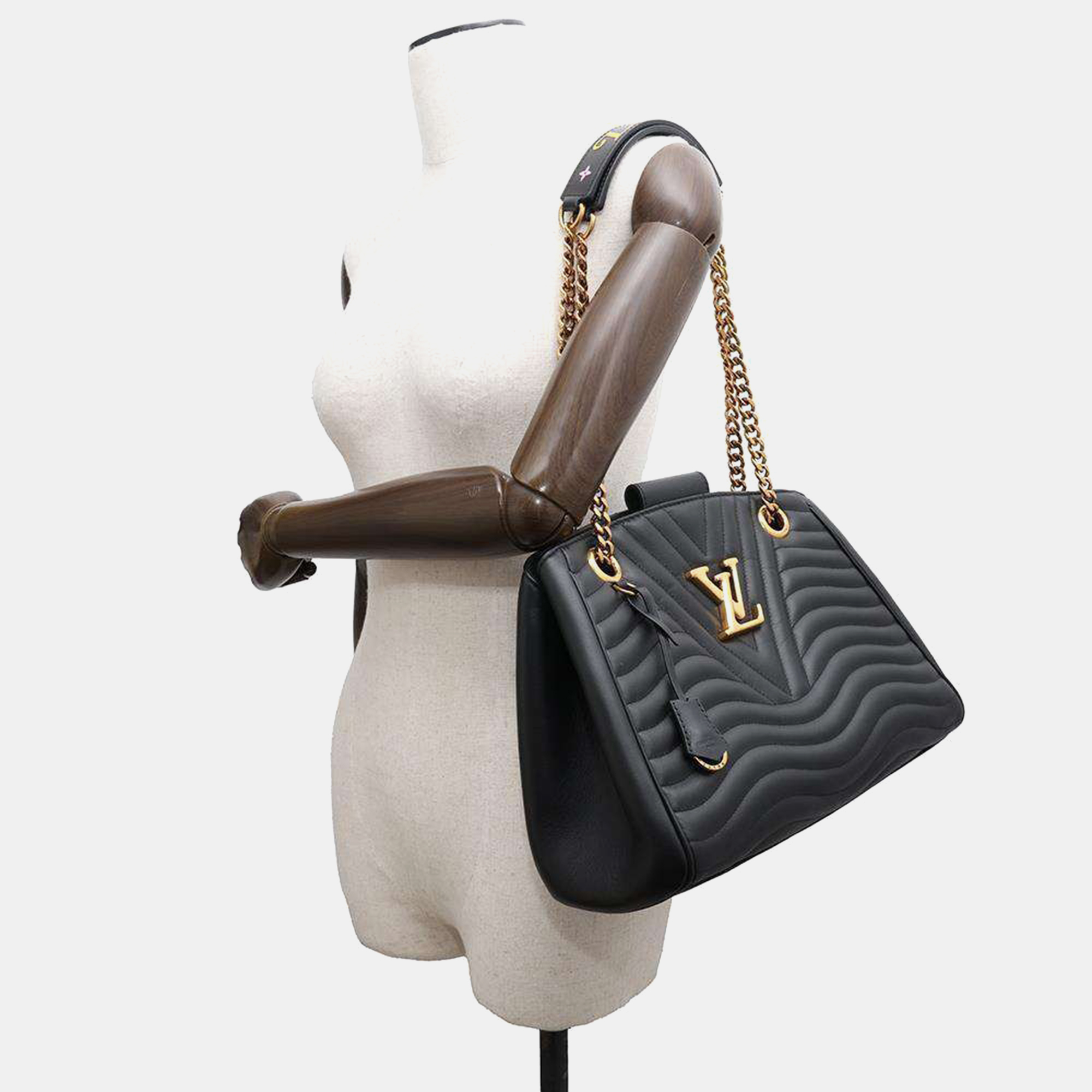 Louis Vuitton Noir Calf Leather New Wave Chain Tote Bag