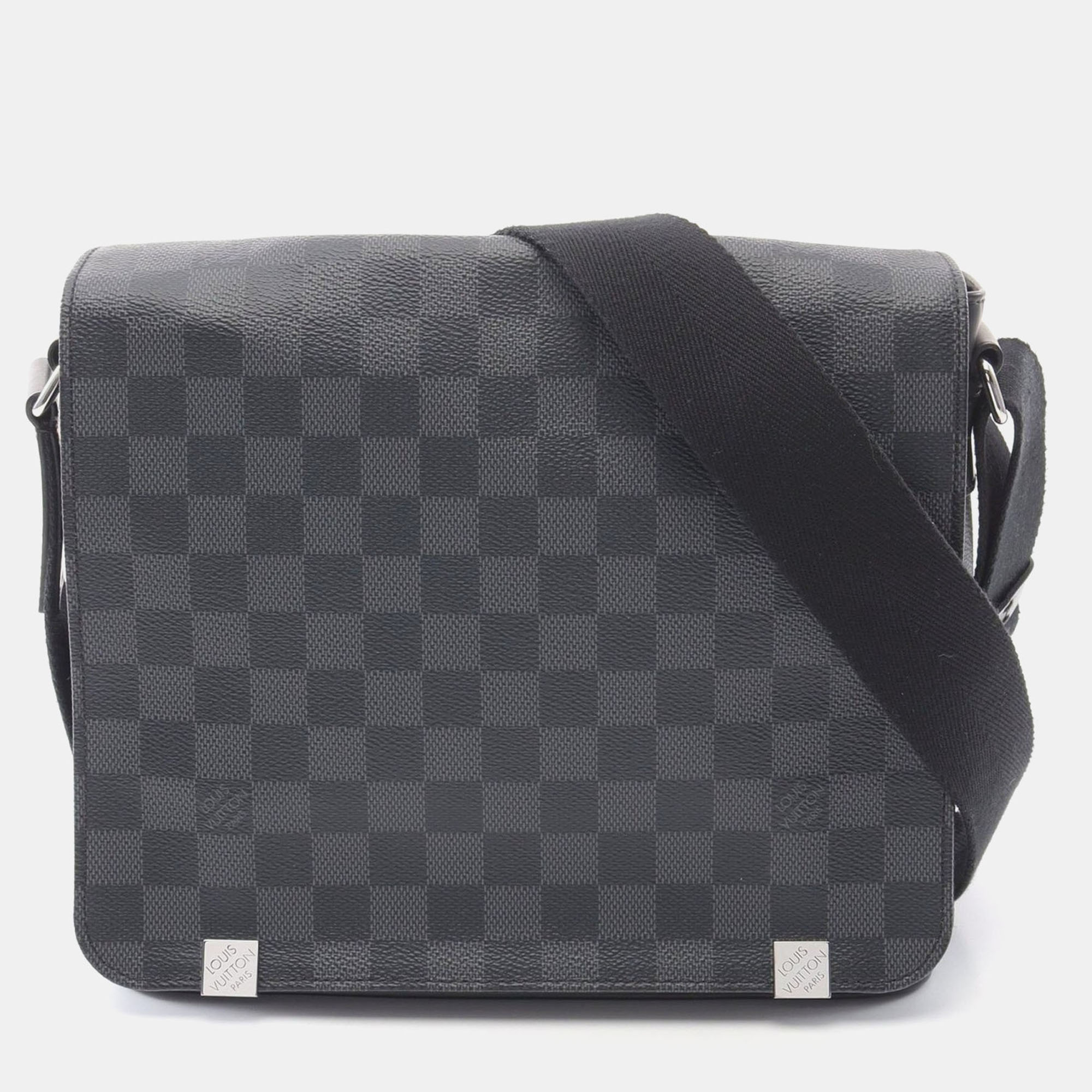 Louis Vuitton District Pm Nm Shoulder Messenger Bag Damier Graphite Black
Louis Vuitton District Pm Nm Shoulder Messenger Bag Damier Graphite Black