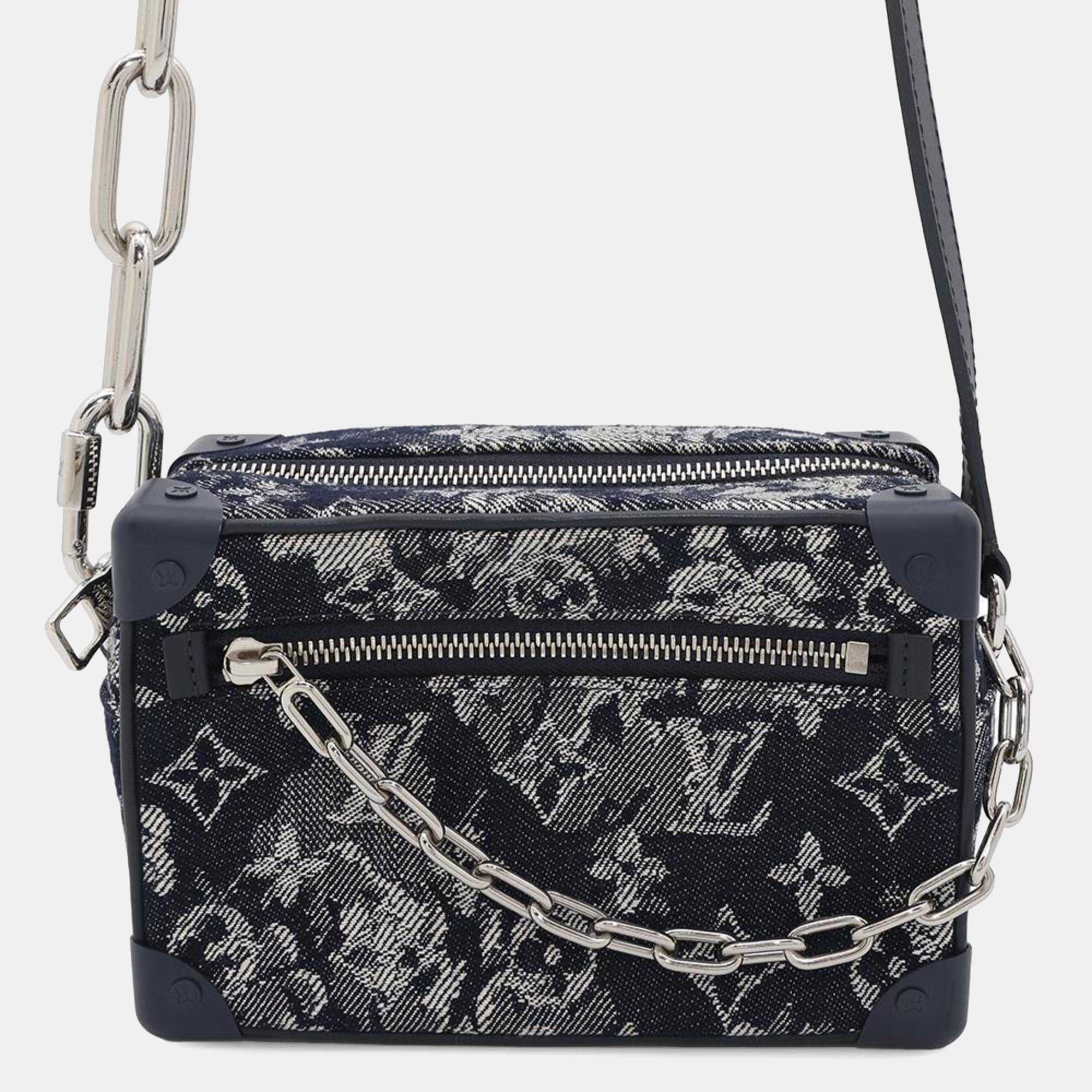 Louis Vuitton Shoulder Bag Monogram Tapestry Mini Soft Trunk, Navy blue
Louis Vuitton Shoulder Bag Monogram Tapestry Mini Soft Trunk, Navy blue