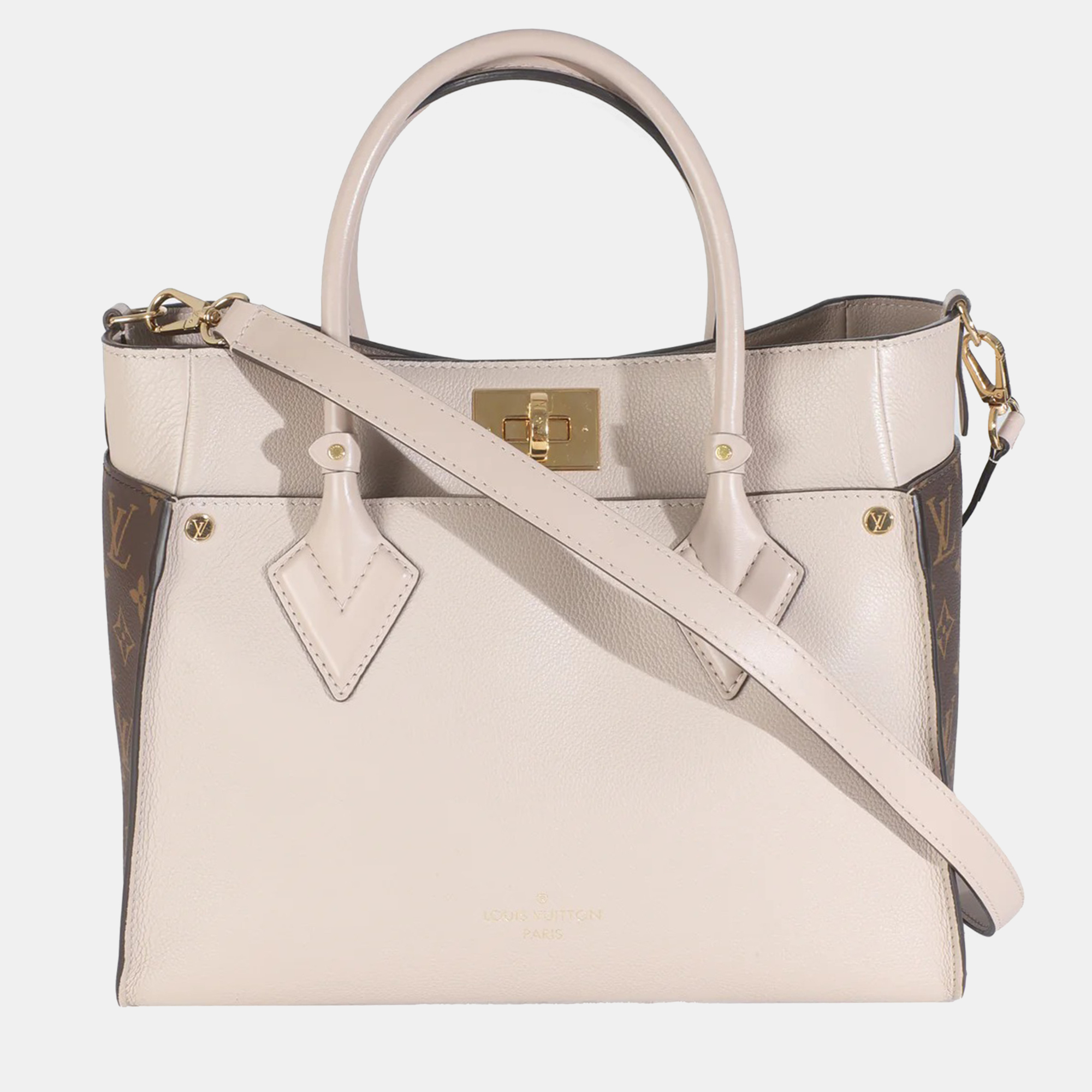 Louis Vuitton Greige Calfskin Monogram On My Side MM bag, Beige
Louis Vuitton Greige Calfskin Monogram On My Side MM bag, Beige