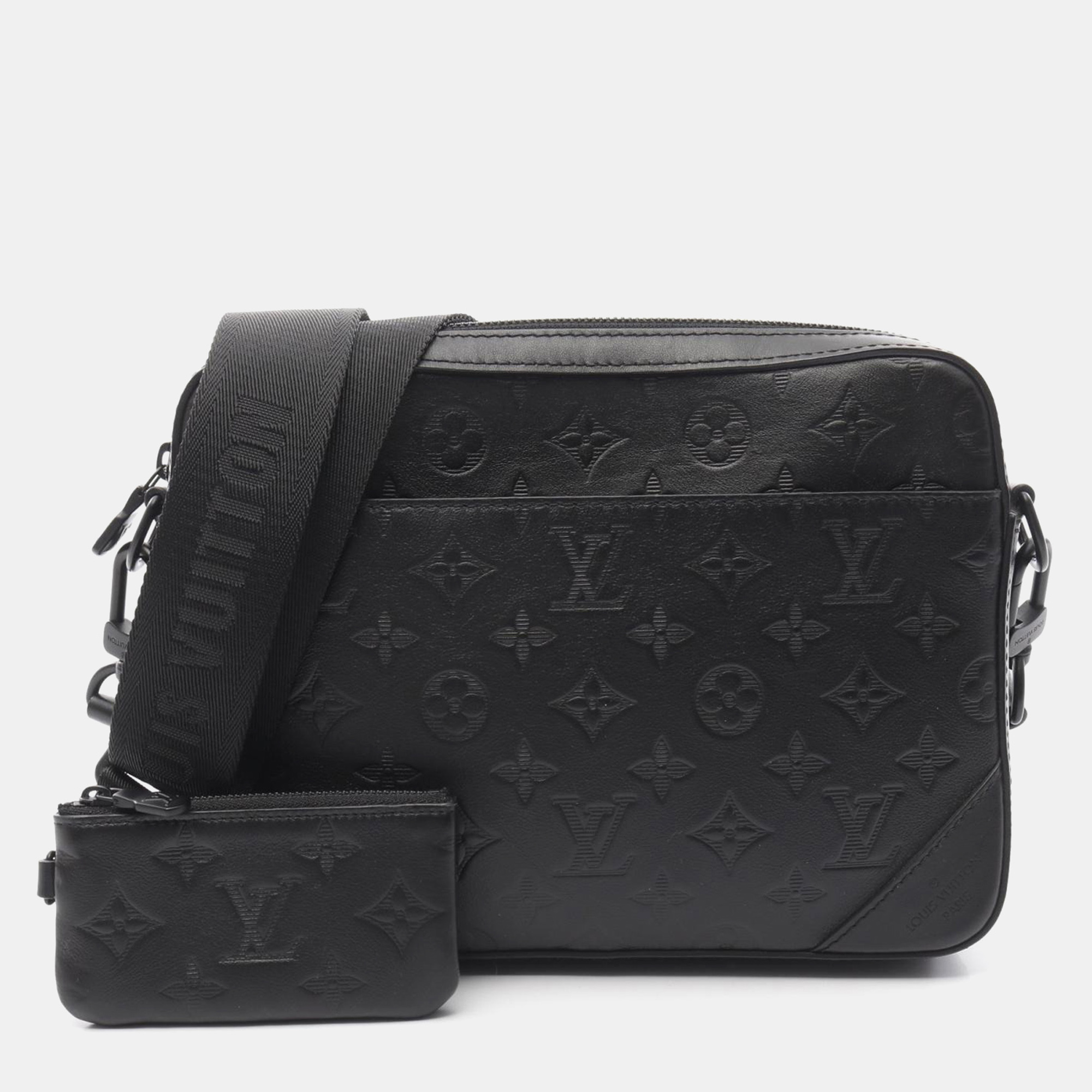 Louis Vuitton Duo Messenger Shoulder Bag Monogram Shadow Black Mens
Louis Vuitton Duo Messenger Shoulder Bag Monogram Shadow Black Mens
