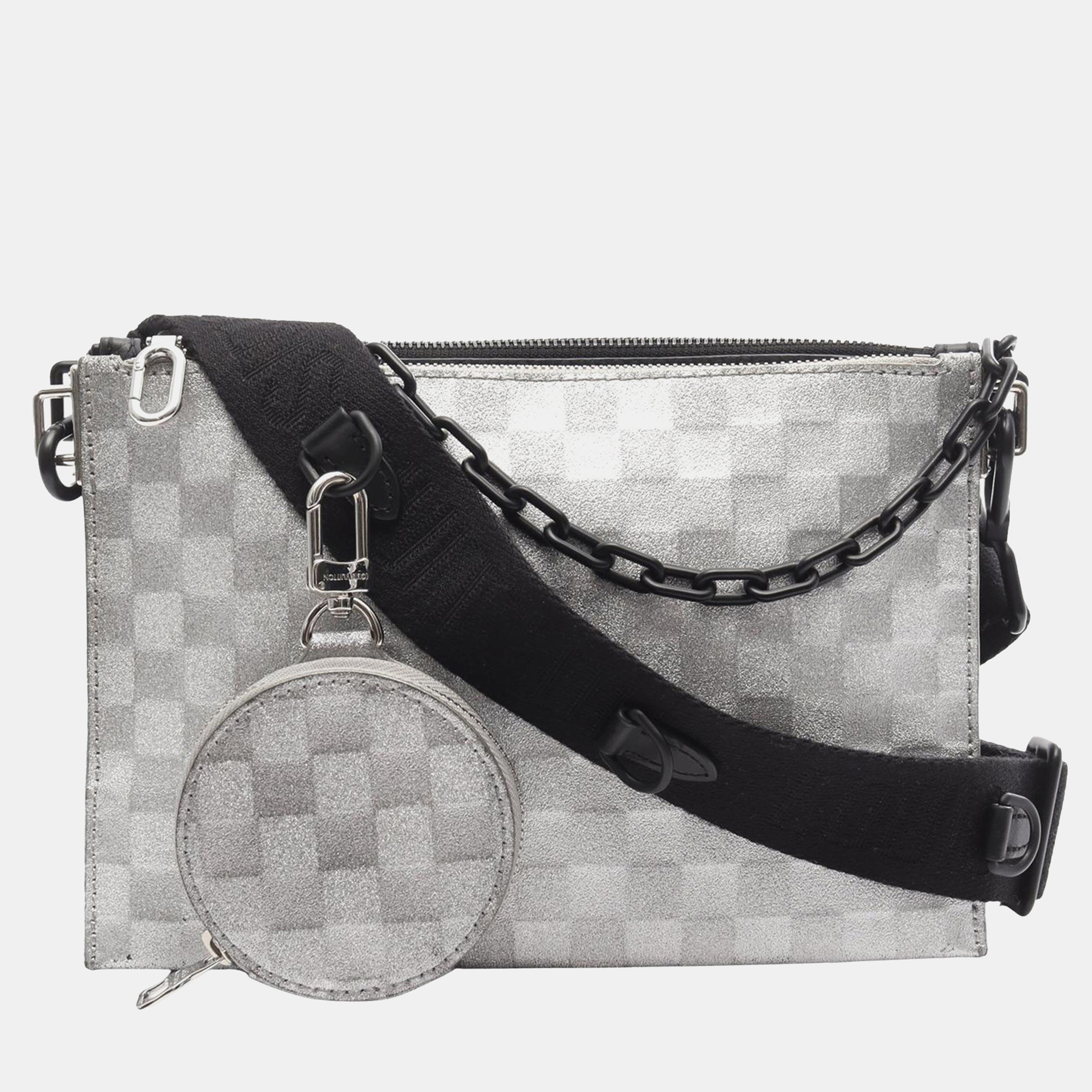 Louis Vuitton Silver Damier Glitter Taurillon In The Loop Trio Pouch 
Louis Vuitton Silver Damier Glitter Taurillon In The Loop Trio Pouch