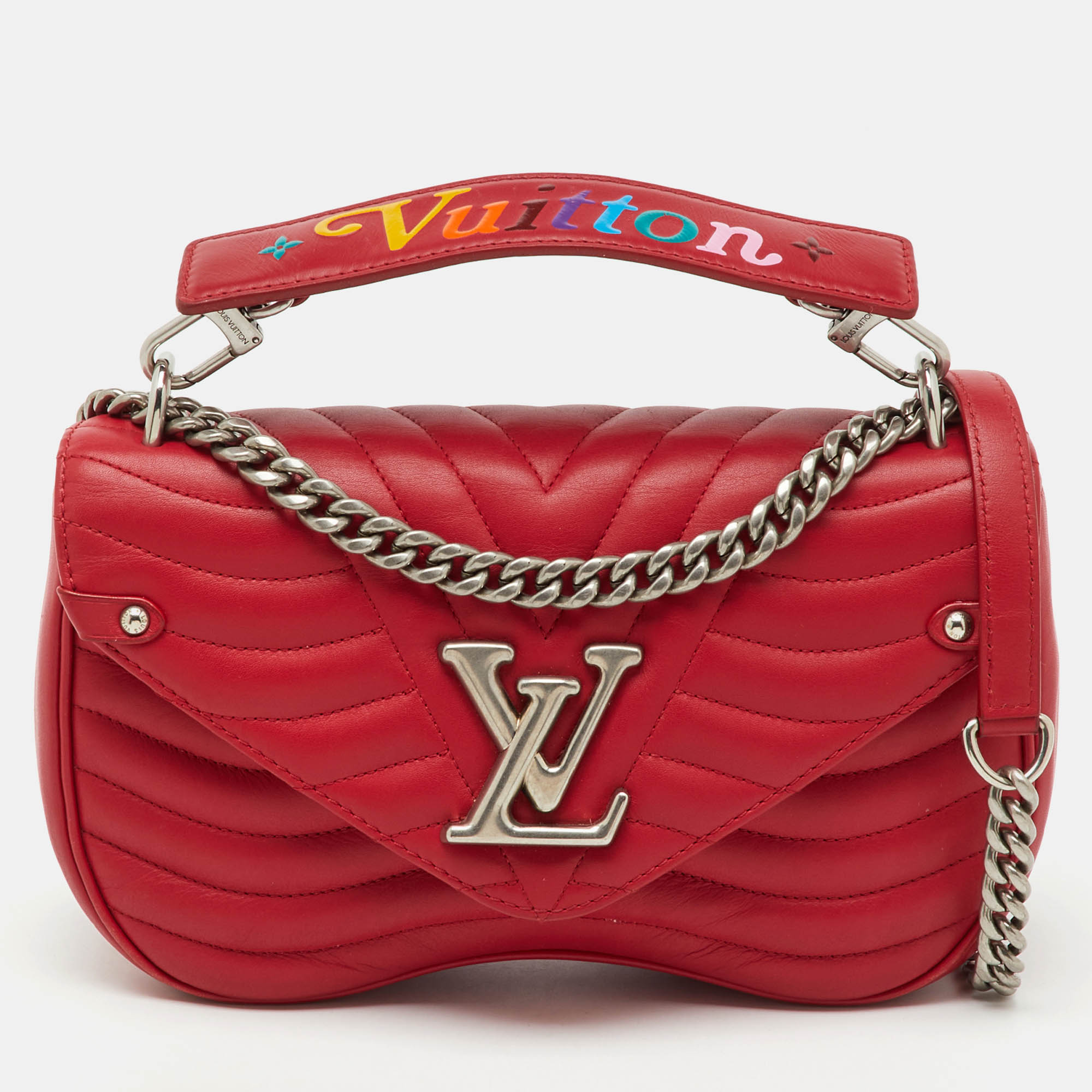 Louis Vuitton Ecarlate Leather New Wave Chain MM Bag, Red
Louis Vuitton Ecarlate Leather New Wave Chain MM Bag, Red