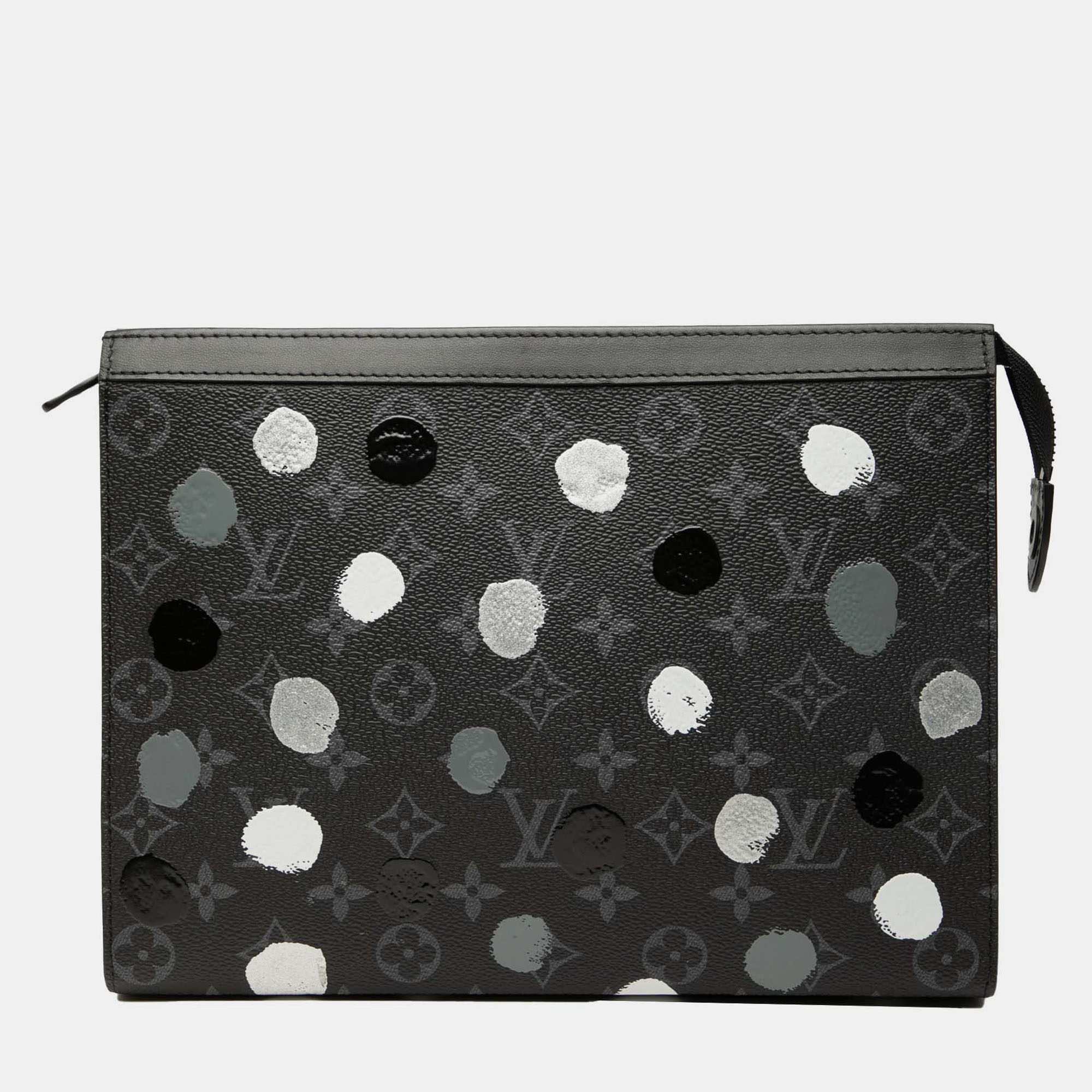 Louis Vuitton Yayoi Kusama Monogram Eclipse Pochette Voyage MM Black Grey Canvas Clutch Bag
Louis Vuitton Yayoi Kusama Monogram Eclipse Pochette Voyage MM Black Grey Canvas Clutch Bag