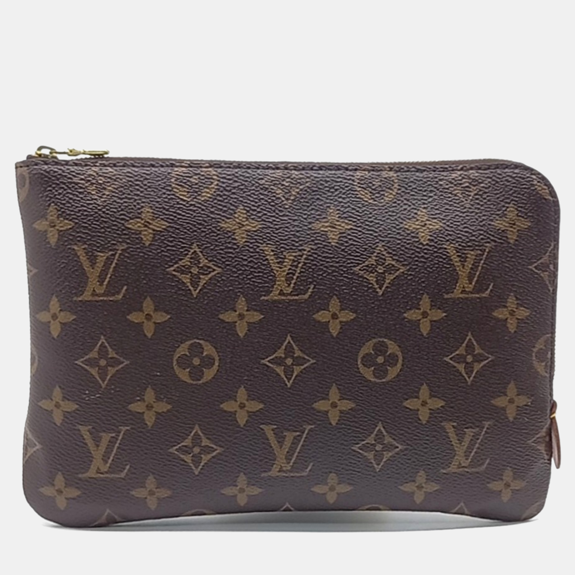 Louis Vuitton Etu Voyage PM Brown Monogram Canvas Clutch Bag
Louis Vuitton Etu Voyage PM Brown Monogram Canvas Clutch Bag