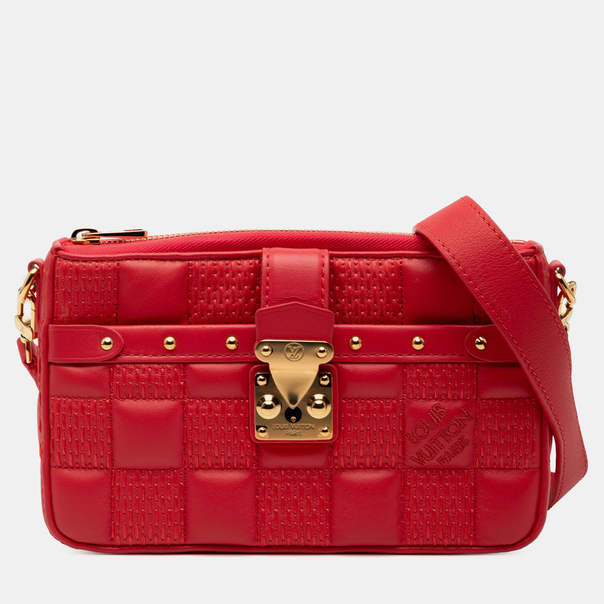 Louis Vuitton Pink Damier Quilt Lambskin Troca Pochette
Louis Vuitton Pink Damier Quilt Lambskin Troca Pochette