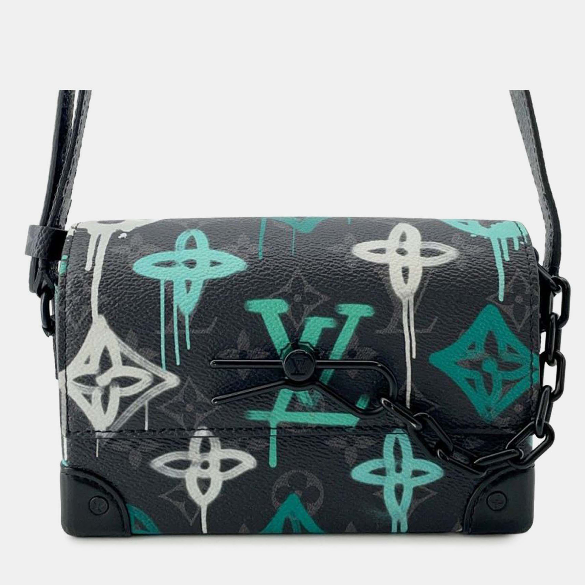 Louis Vuitton Black Monogram Eclipse Steamer Wearable Wallet
Louis Vuitton Black Monogram Eclipse Steamer Wearable Wallet