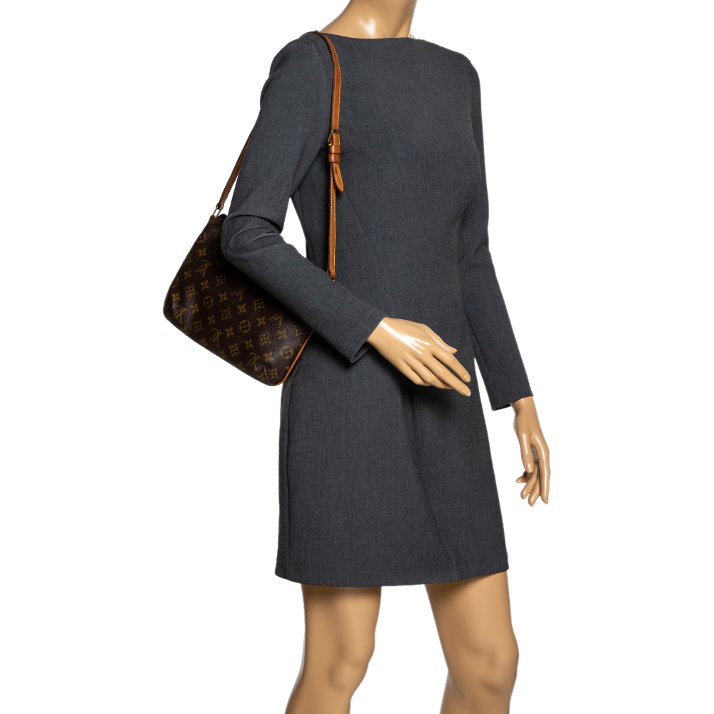 Louis Vuitton Monogram Canvas Musette Tango Bag, Brown
Louis Vuitton Monogram Canvas Musette Tango Bag, Brown
