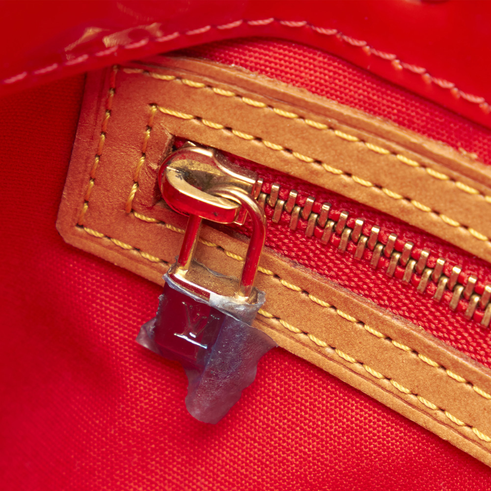 Louis Vuitton Red Monogram Vernis Reade PM bag6