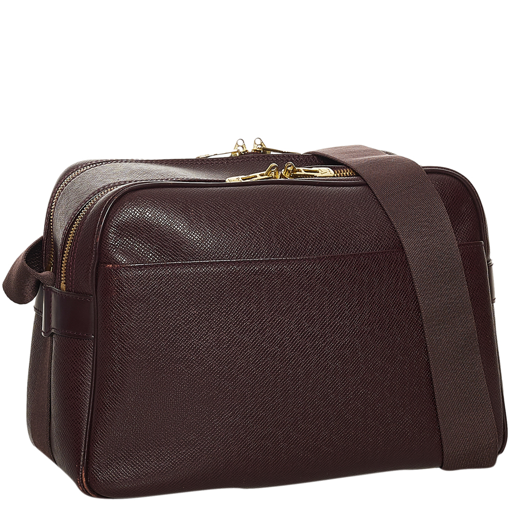 

Louis Vuitton Brown Taiga Leather Reporter PM Bag