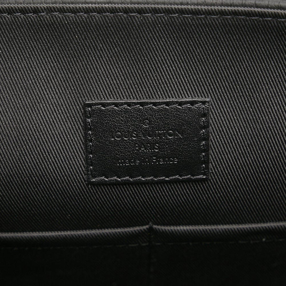Louis Vuitton Black Taurillon Christopher Messenger