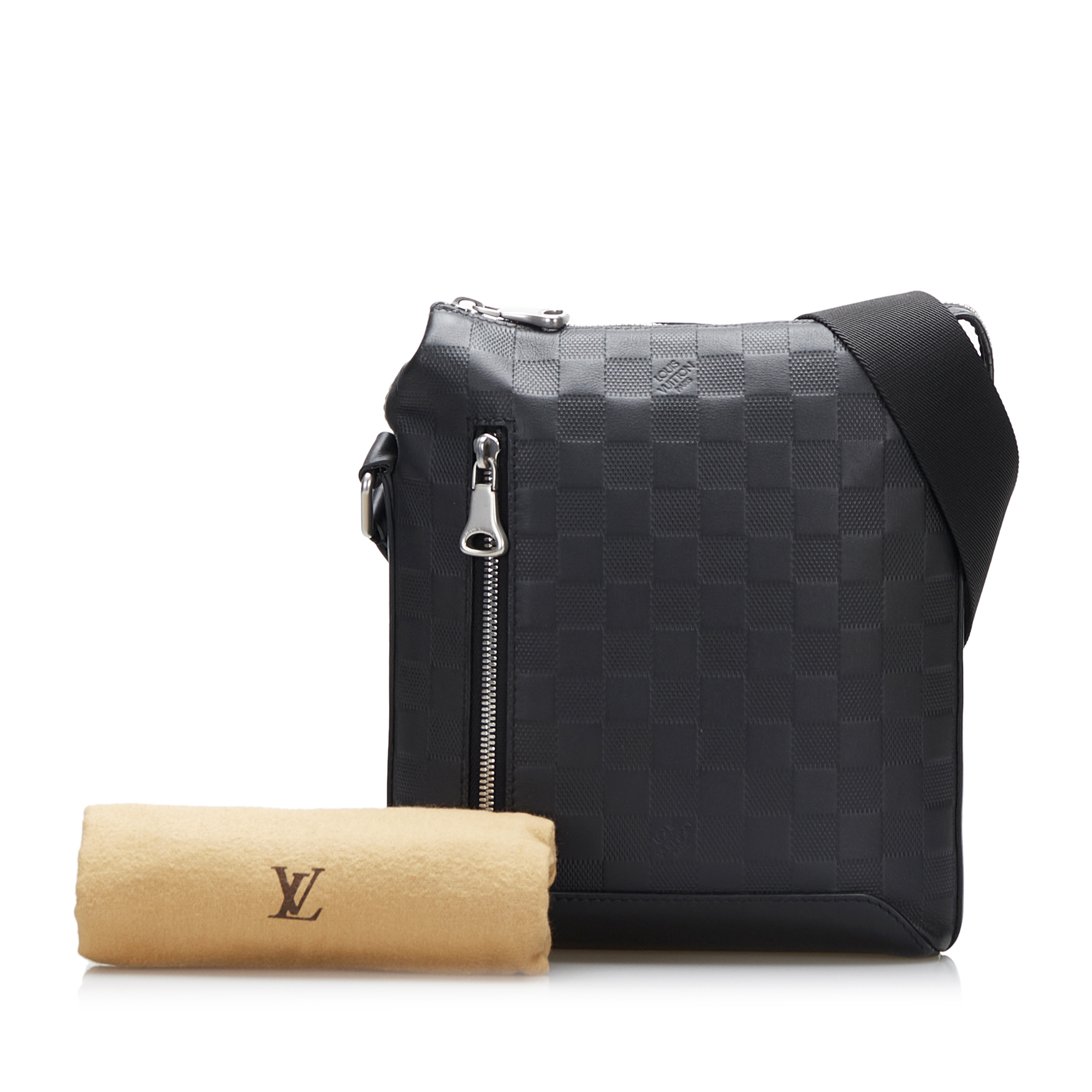 Louis Vuitton Black Damier Infini Discovery Messenger