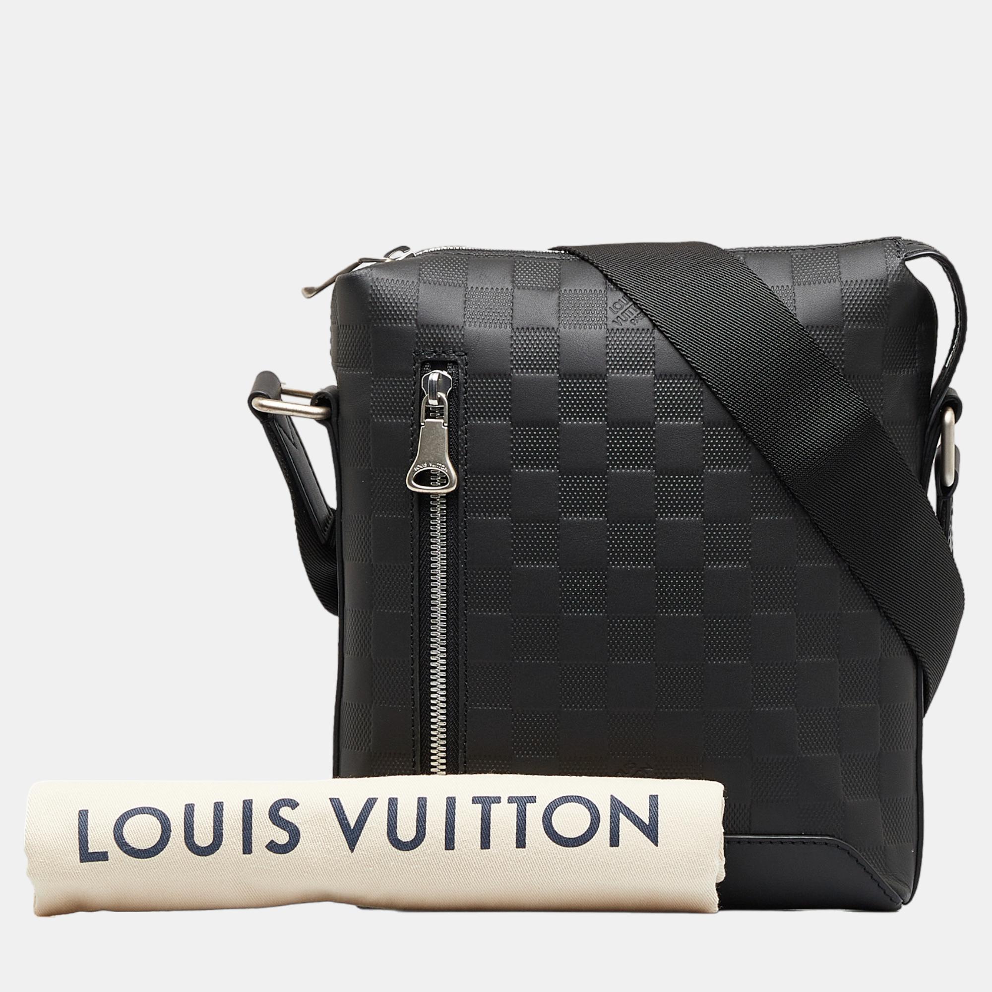 Louis Vuitton Black Damier Infini Discovery Messenger BB