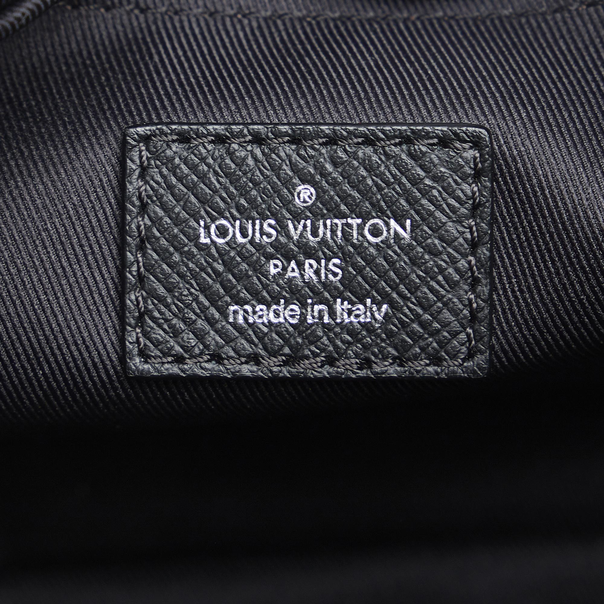 Louis Vuitton Black Taiga Outdoor Messenger