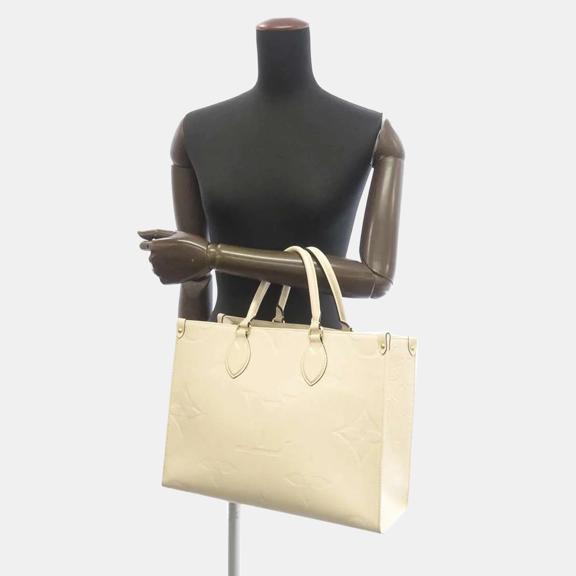 LOUIS VUITTON Cream Leather Giant Onthego MM Tote
