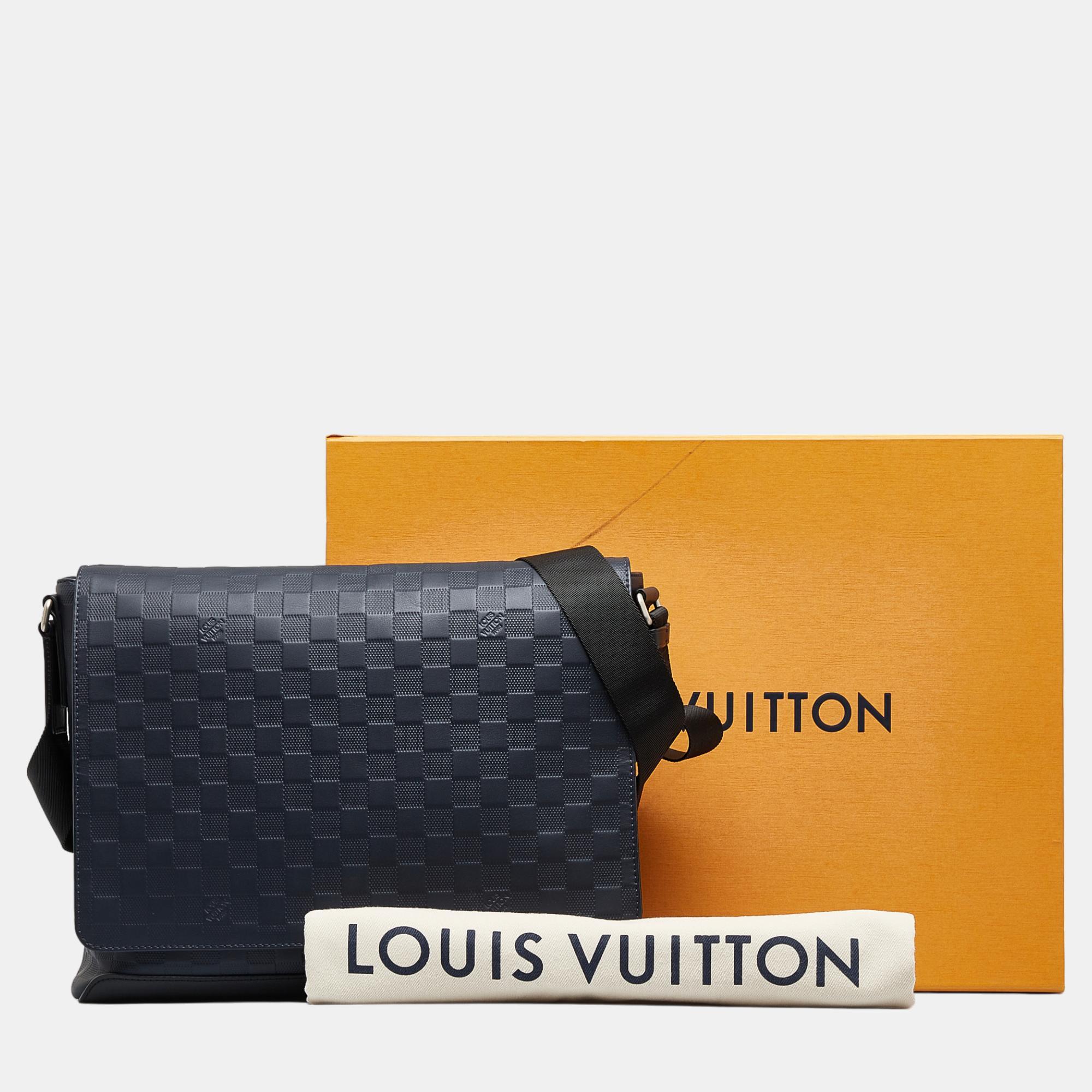 Louis Vuitton Black Damier Infini District MM