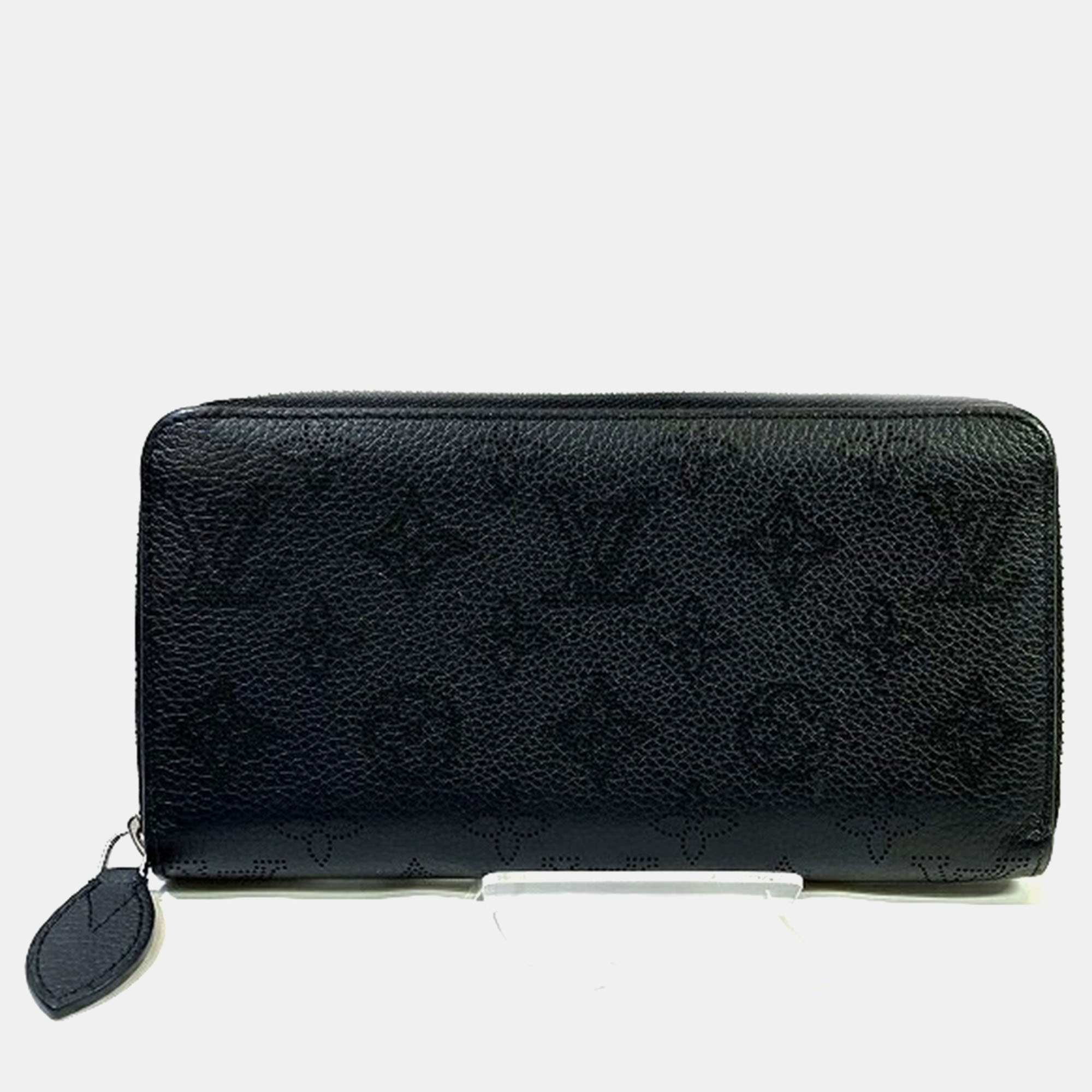 Louis vuitton black leather mahina zippy wallet
