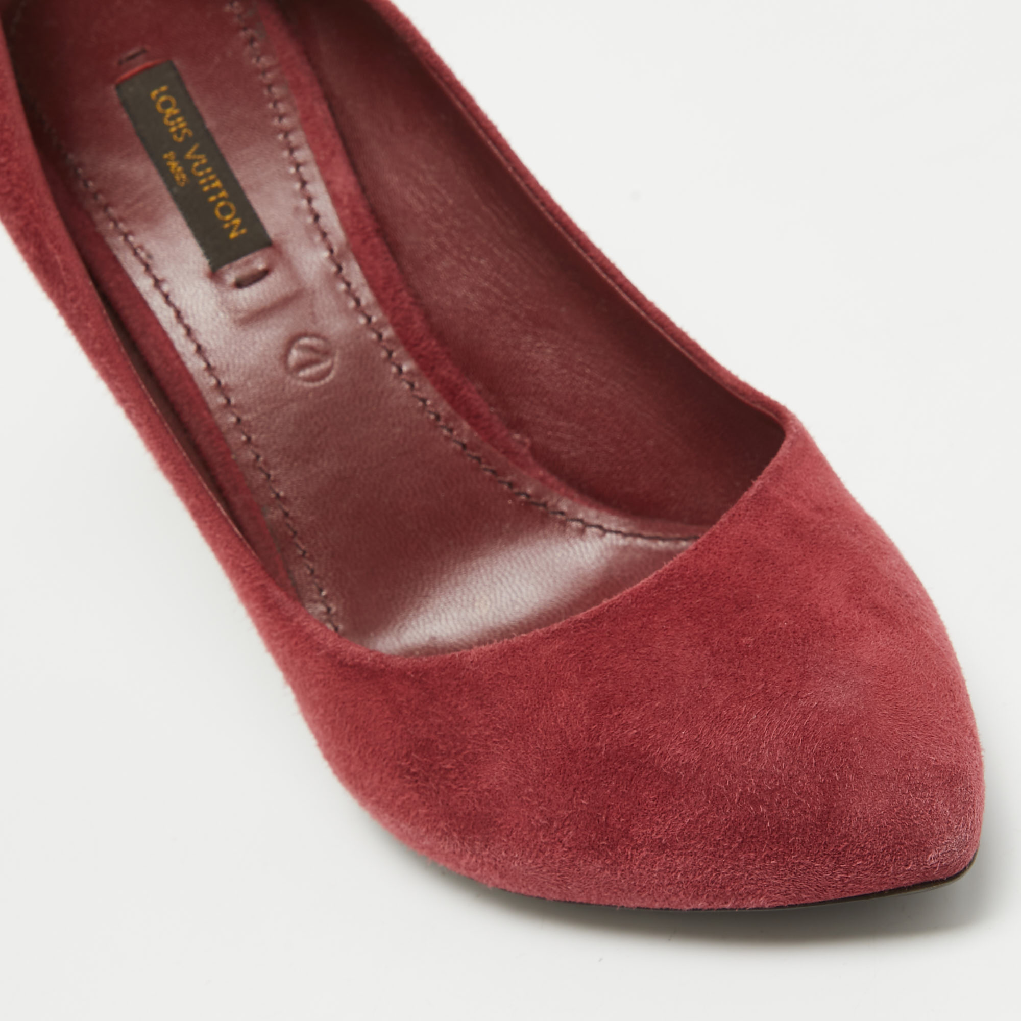 Louis Vuitton Red Suede Lock It Pumps Size 37