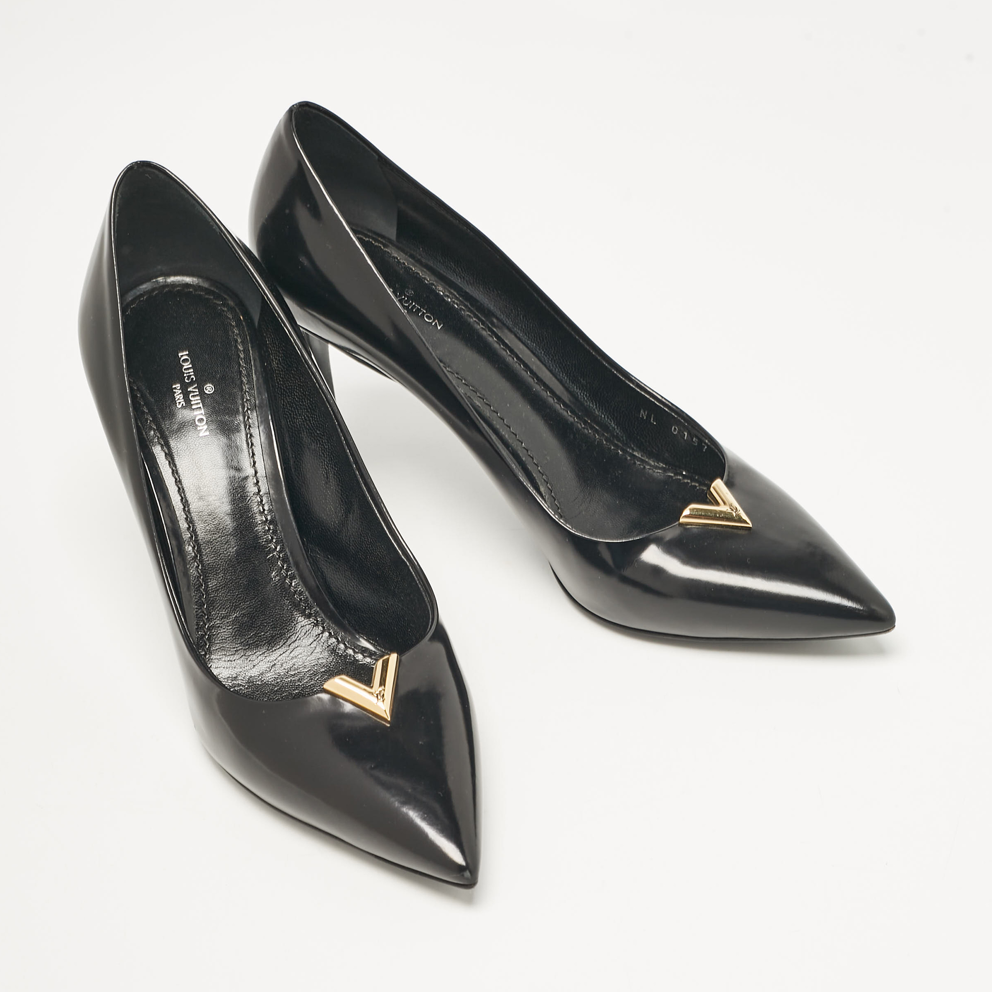 Louis Vuitton Black Leather Heart Breaker Pumps Size 38