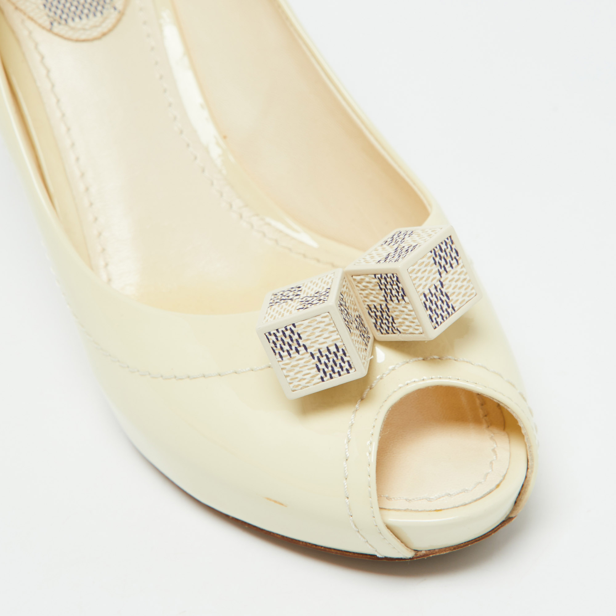 Louis Vuitton Cream Patent Leather And Damier Azur Canvas Peep Toe Pumps Size 38.5