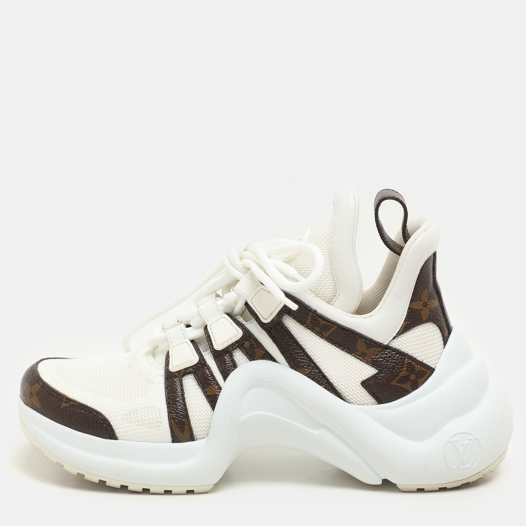 Louis Vuitton White Fabric And Monogram Canvas Archlight Lace Up Sneakers Size 35
Louis Vuitton White Fabric And Monogram Canvas Archlight Lace Up Sneakers Size 35
