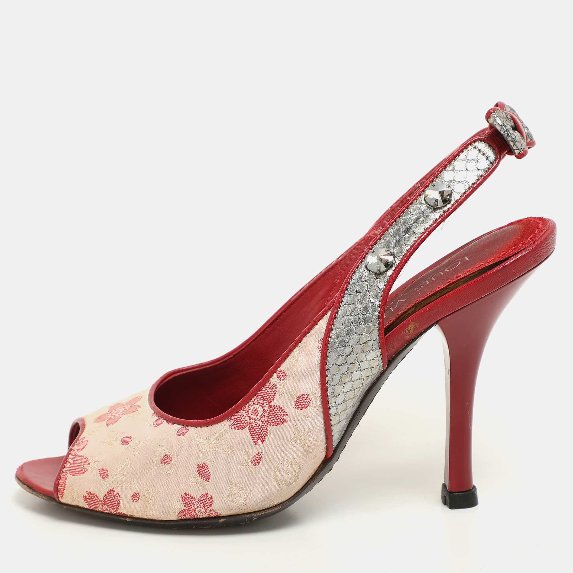 Louis Vuitton Red/Silver Python and Satin Limited Edition Takashi Murakami Slingback Sandals Size 36
Louis Vuitton Red/Silver Python and Satin Limited Edition Takashi Murakami Slingback Sandals Size 36