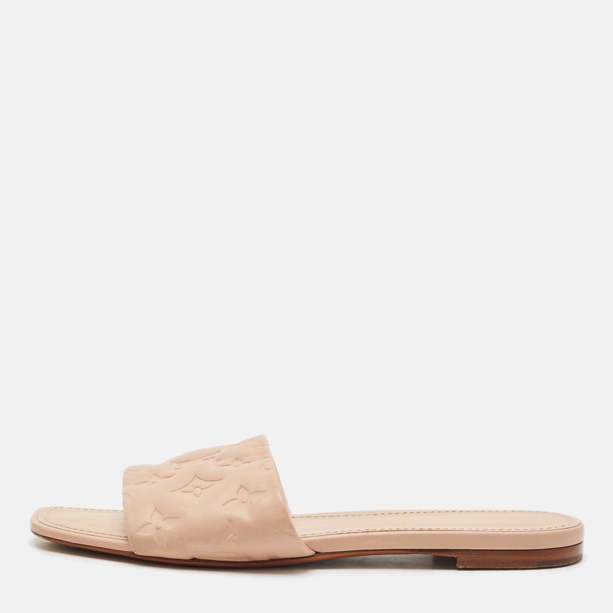 Louis Vuitton Dusty Pink Monogram Embossed Leather Revival Flat Slide Sandals Size
Louis Vuitton Dusty Pink Monogram Embossed Leather Revival Flat Slide Sandals Size