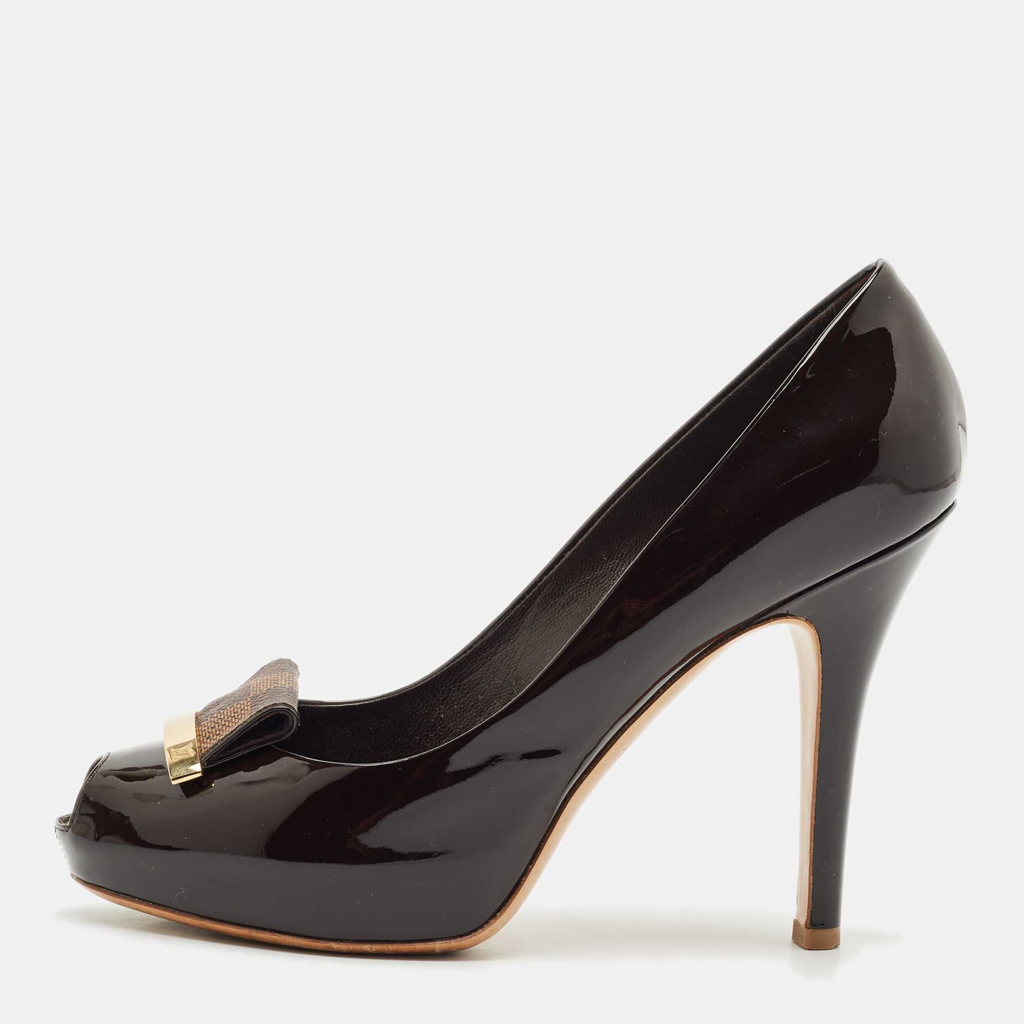 Louis Vuitton Dark Brown Patent Leather Peep Toe Platform Pumps Size
Louis Vuitton Dark Brown Patent Leather Peep Toe Platform Pumps Size