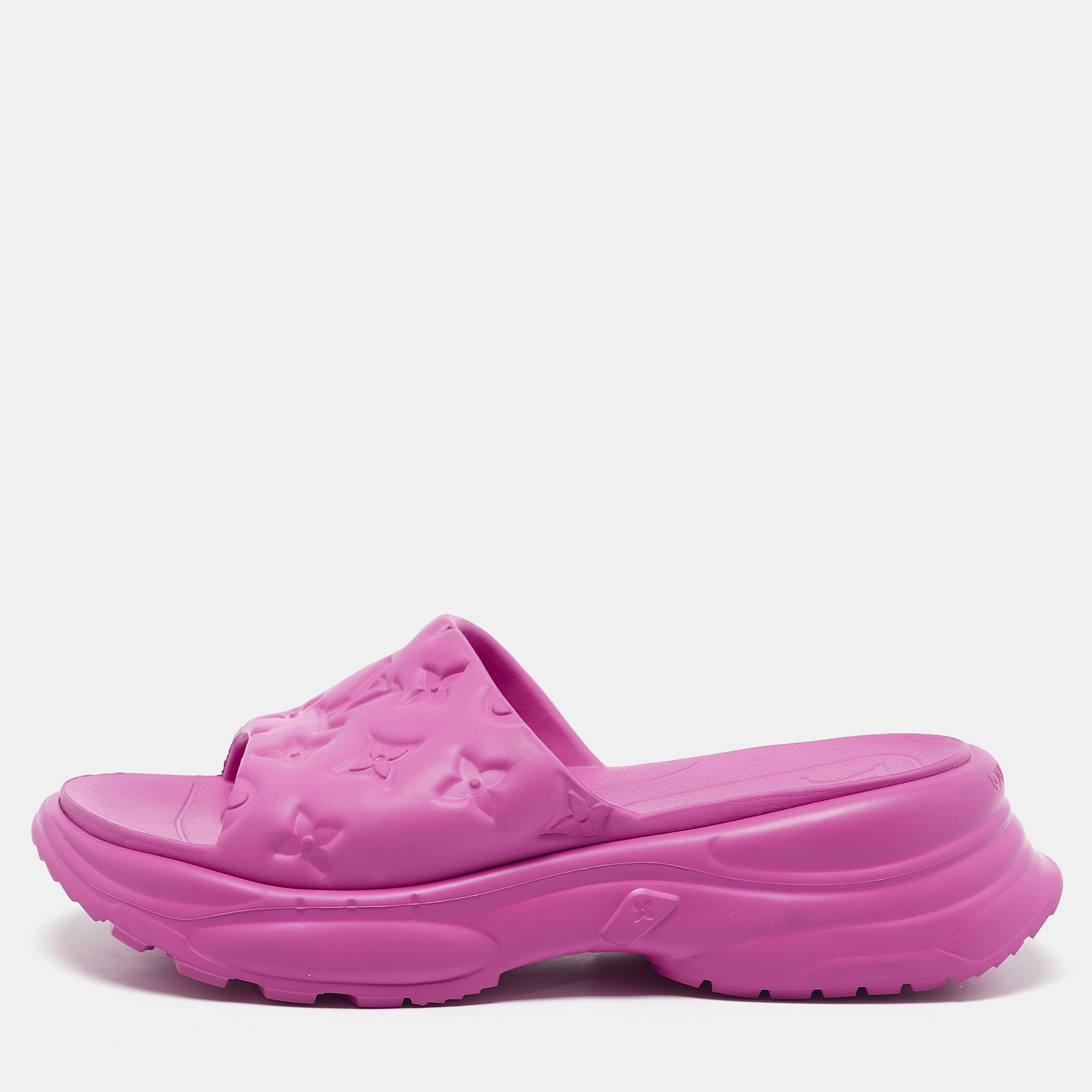 Louis Vuitton Pink Monogram Rubber Pool 55 Comfort Slide Sandals Size
Louis Vuitton Pink Monogram Rubber Pool 55 Comfort Slide Sandals Size
