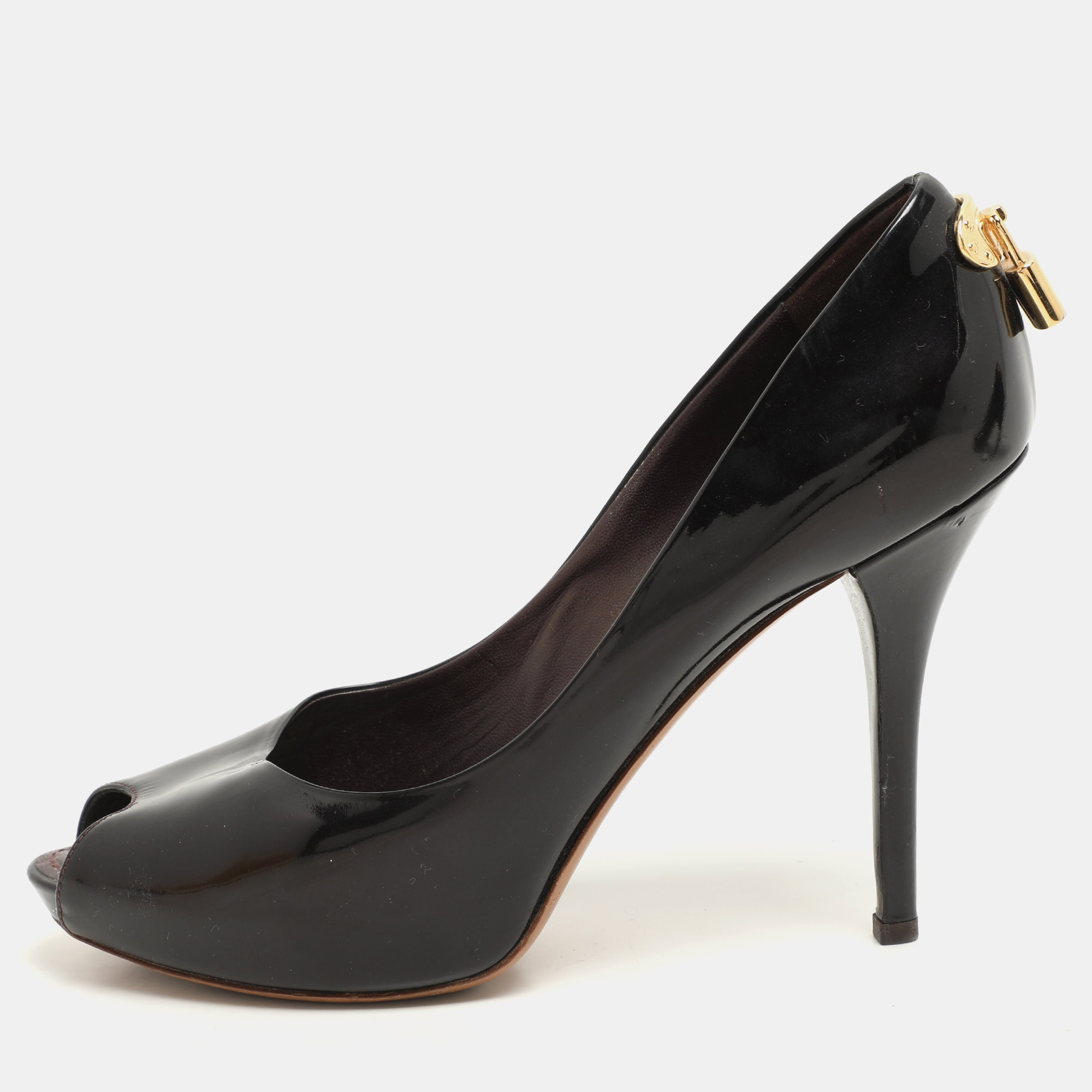 Louis Vuitton Dark Burgundy Patent Leather Oh Really! Pumps Size 39
Louis Vuitton Dark Burgundy Patent Leather Oh Really! Pumps Size 39