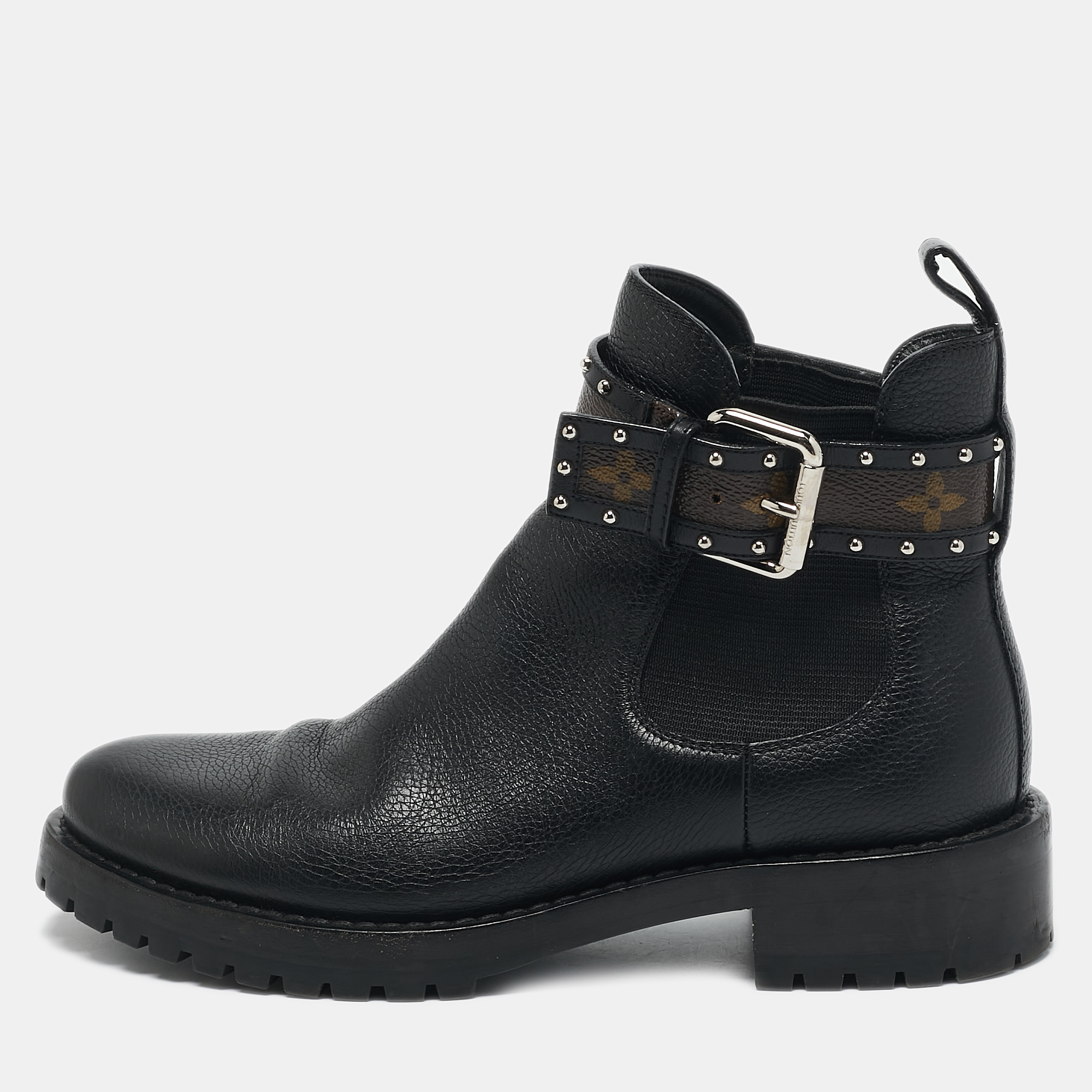 Louis Vuitton Black Leather Discovery Flat Ranger Ankle Length Boots Size
Louis Vuitton Black Leather Discovery Flat Ranger Ankle Length Boots Size