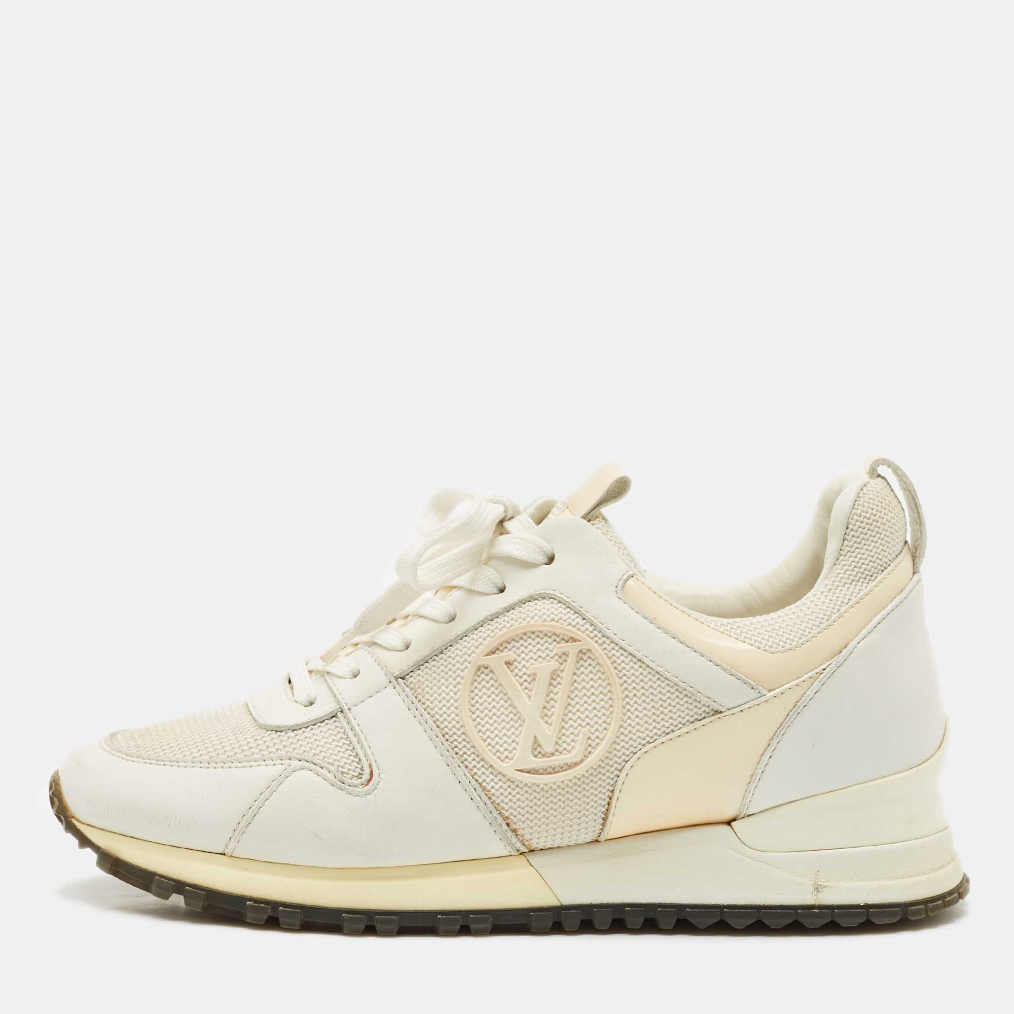 Louis Vuitton White/Cream Leather and Mesh Run Away Low Top Sneakers Size
Louis Vuitton White/Cream Leather and Mesh Run Away Low Top Sneakers Size