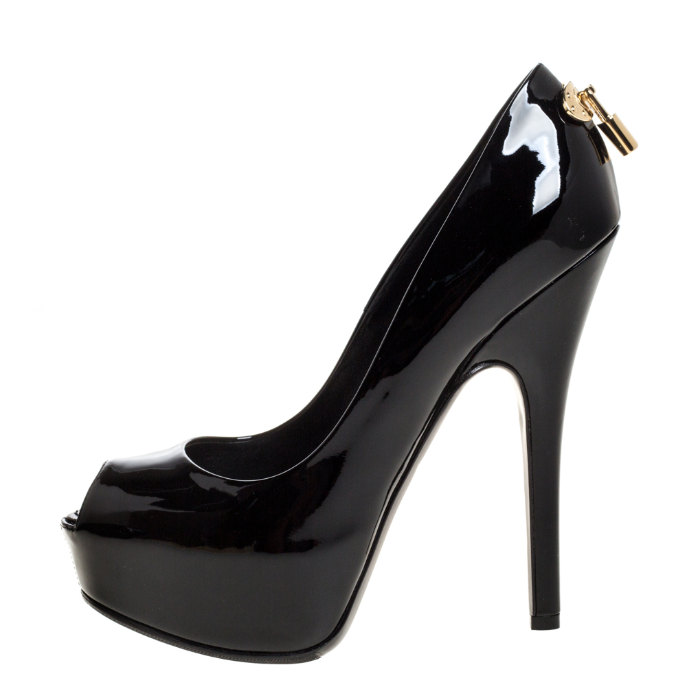Louis Vuitton Black Patent Leather Oh Really! Peep Toe Platform Pumps Size
Louis Vuitton Black Patent Leather Oh Really! Peep Toe Platform Pumps Size