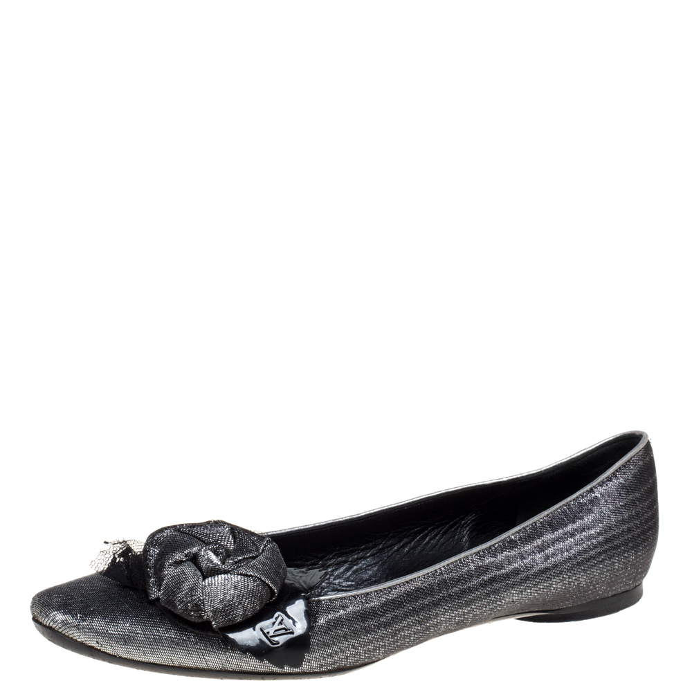 Louis Vuitton Silver/Black Lamé Fabric Rose Applique Embellished Ballet Flats Size 39.5